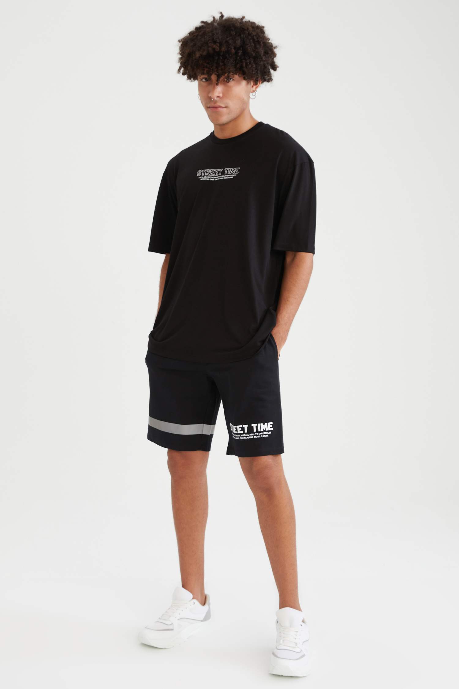 Slim Fit Yazı Baskılı Şort