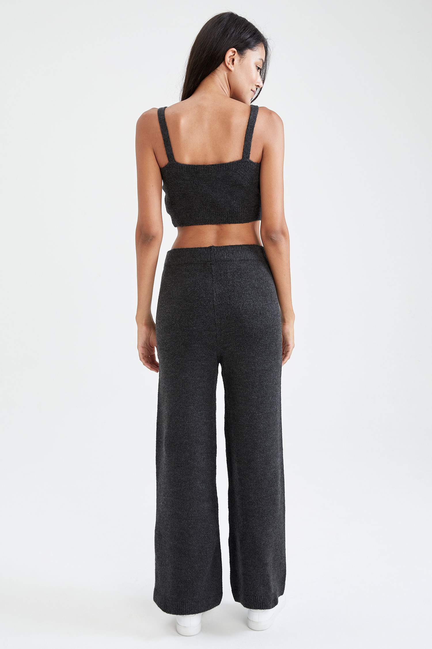 Beli Lastikli Relax Fit Geniş Paça Yumusak Dokulu Triko Pantolon