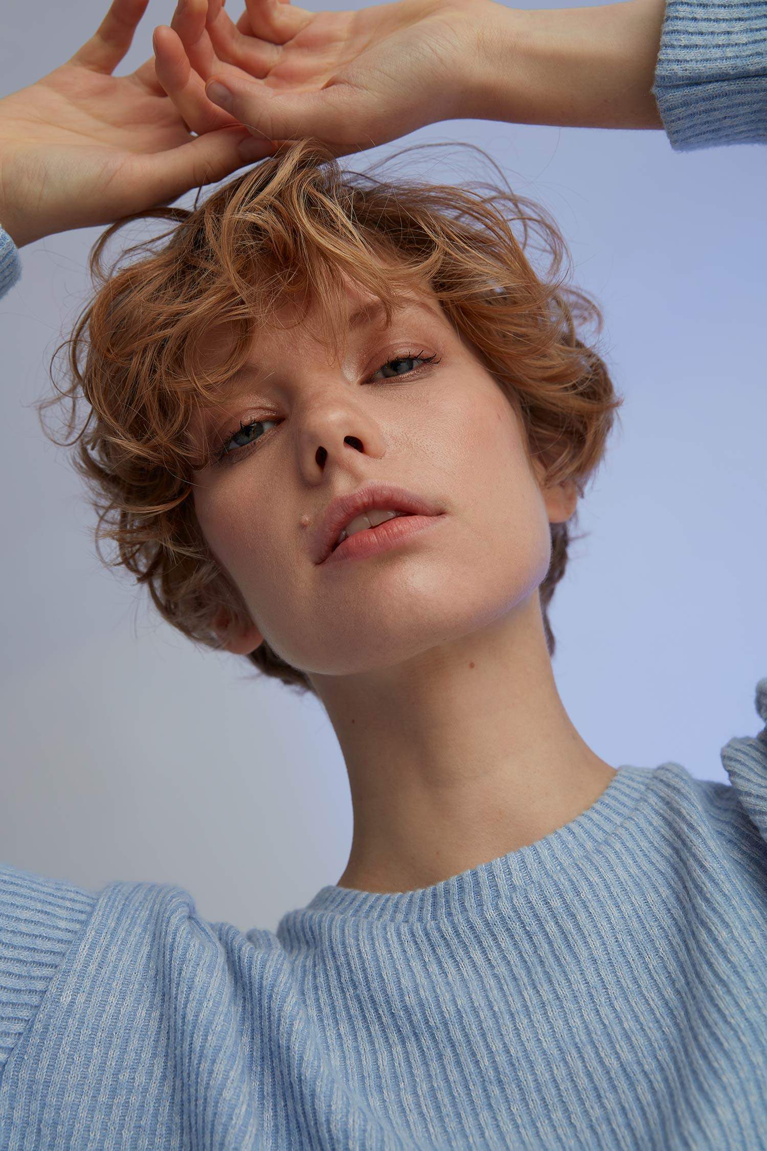 Oversize Fit Crop Sweatshirt
