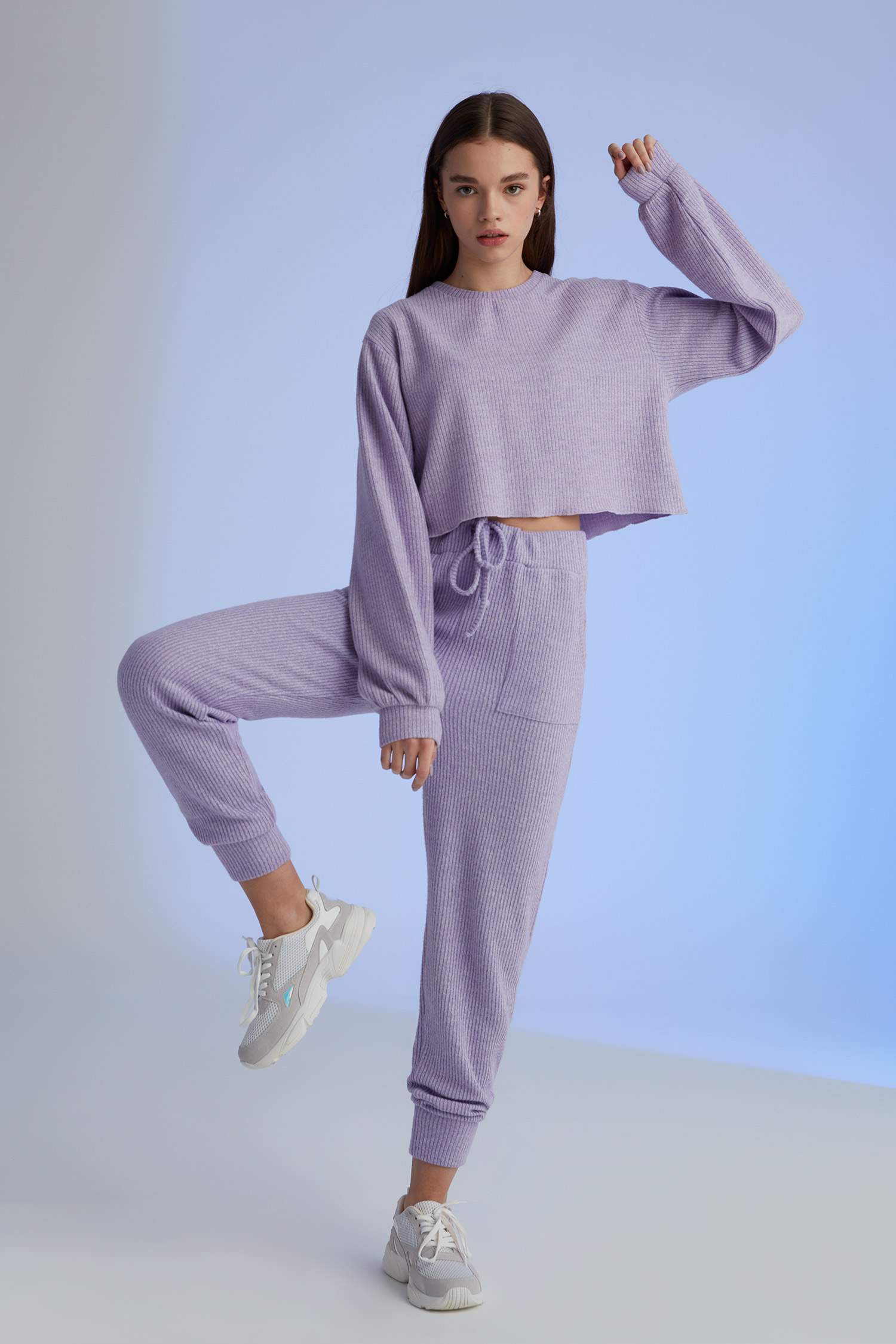 Oversize Fit Crop Sweatshirt