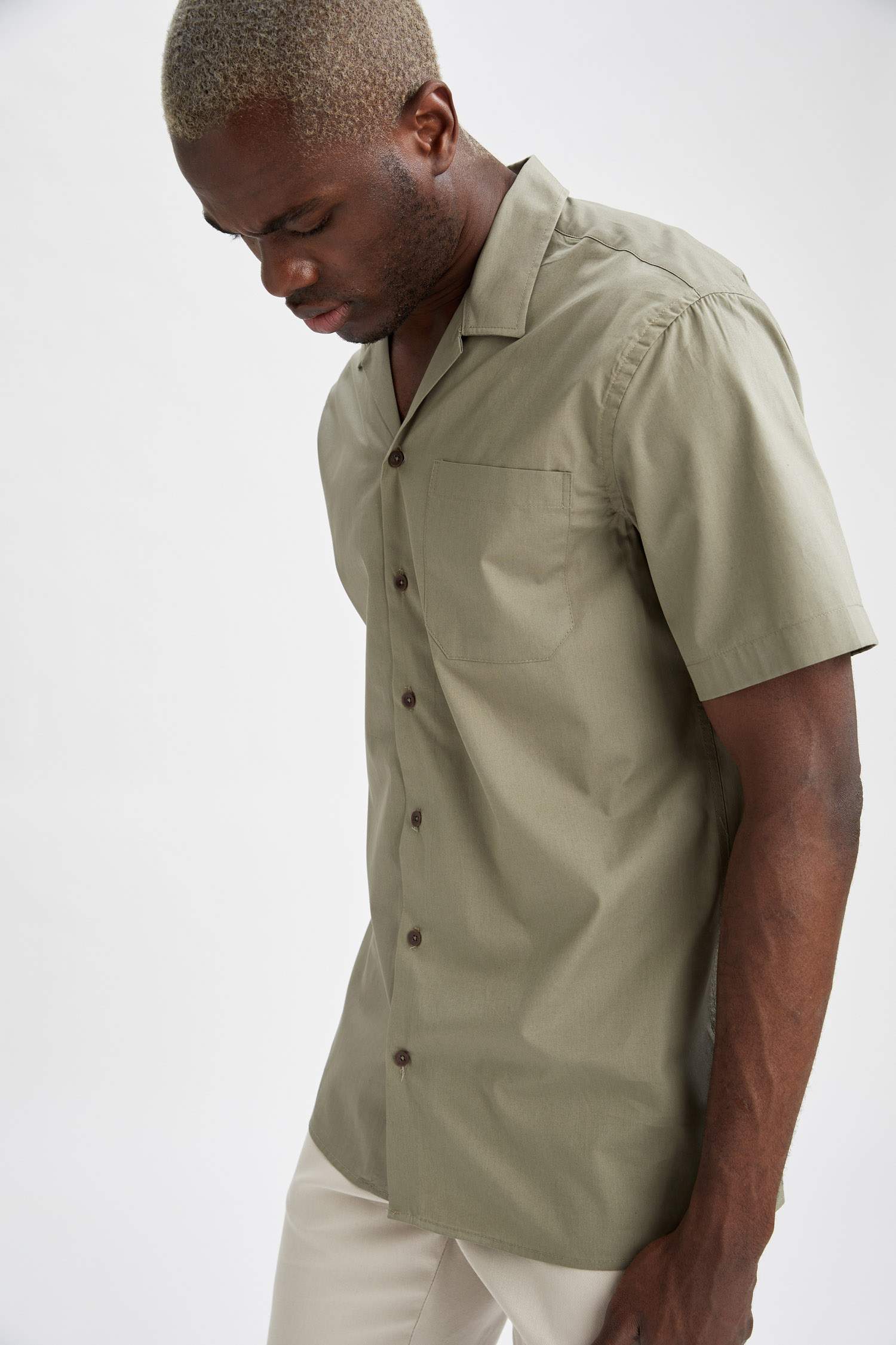 Modern Fit Basic Kısa Kollu Gömlek