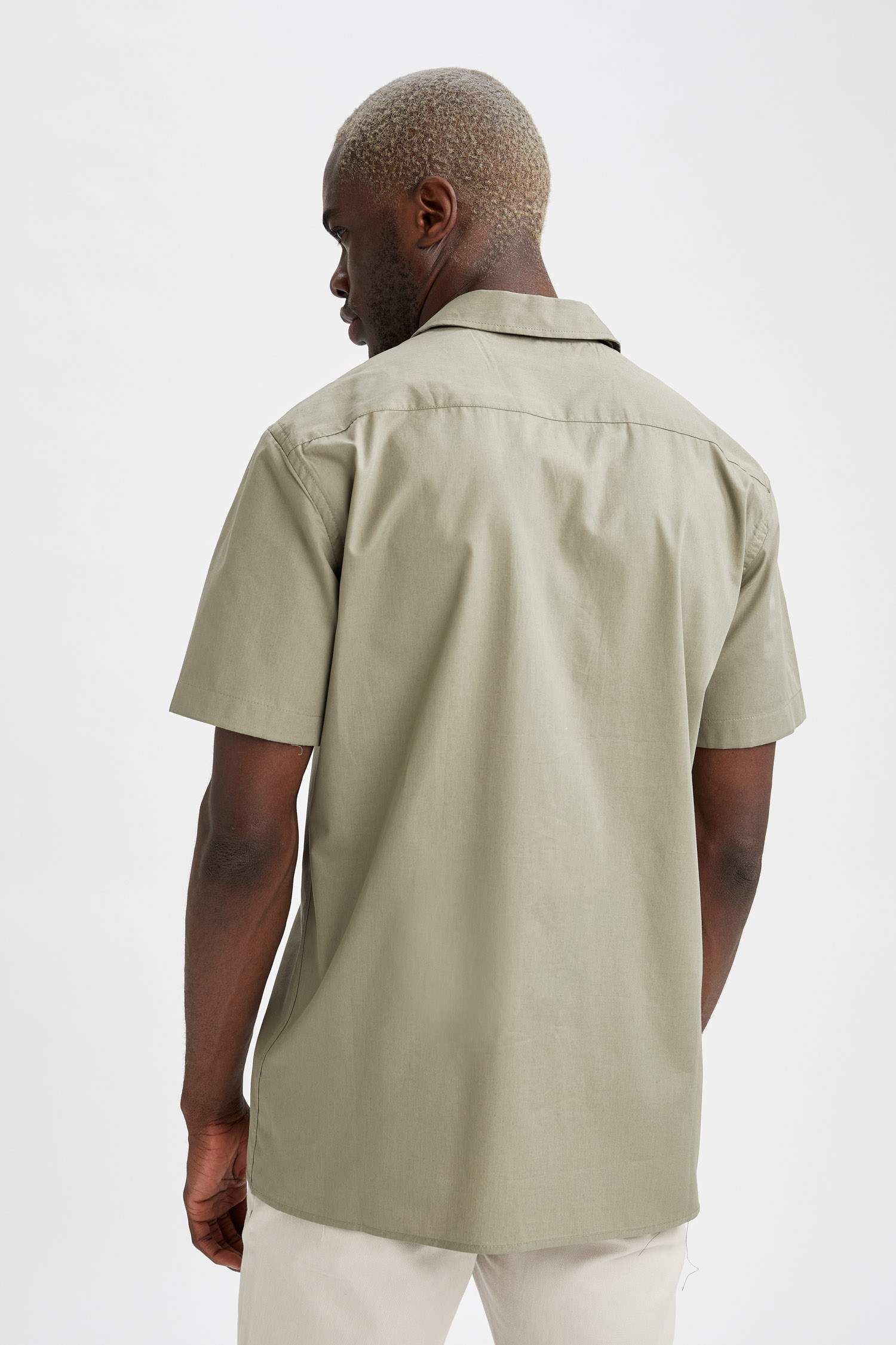 Modern Fit Basic Kısa Kollu Gömlek