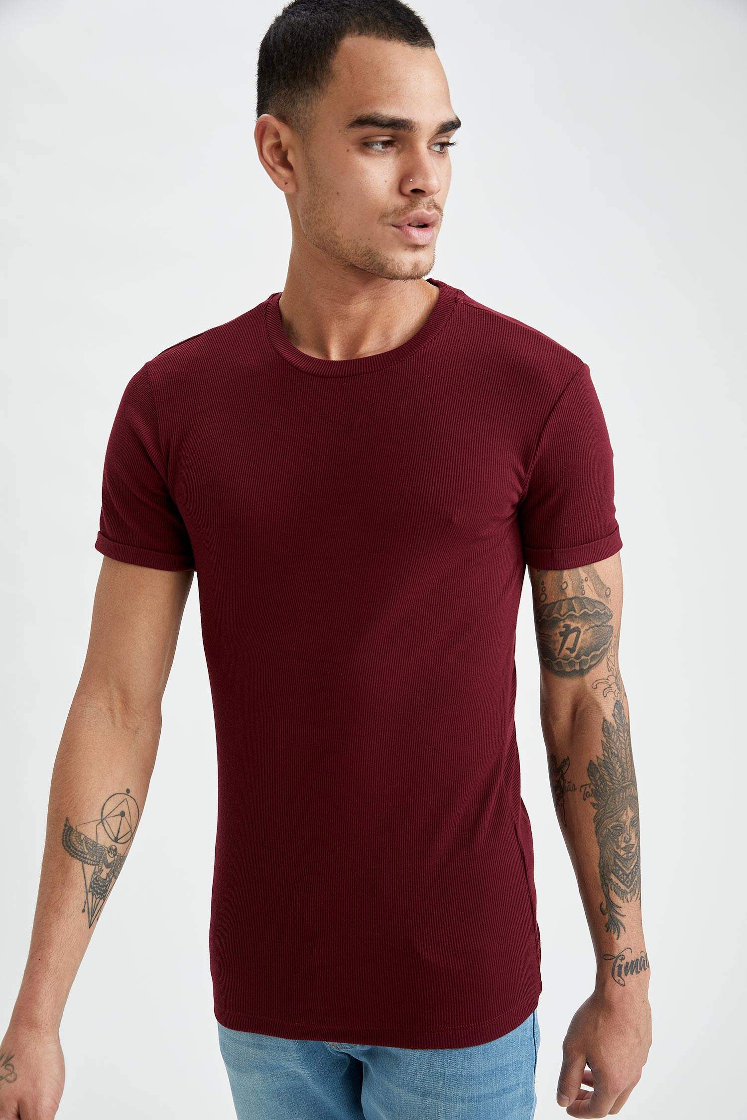 Slim Fit Bisiklet Yaka Basic Tişört