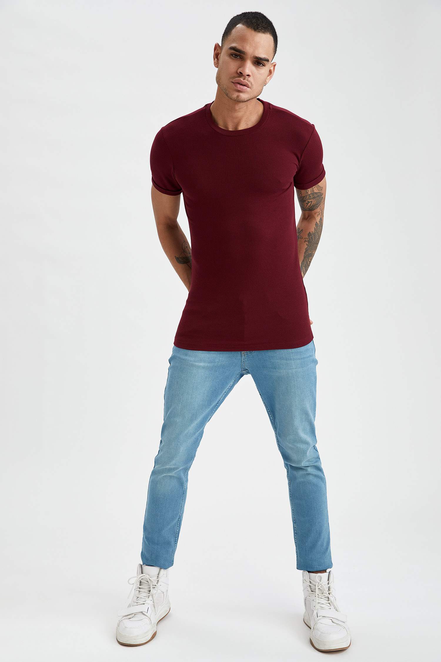 Slim Fit Bisiklet Yaka Basic Tişört
