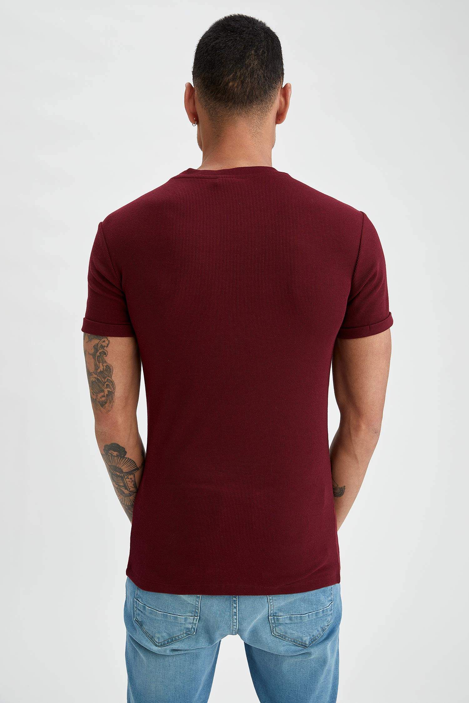 Slim Fit Bisiklet Yaka Basic Tişört