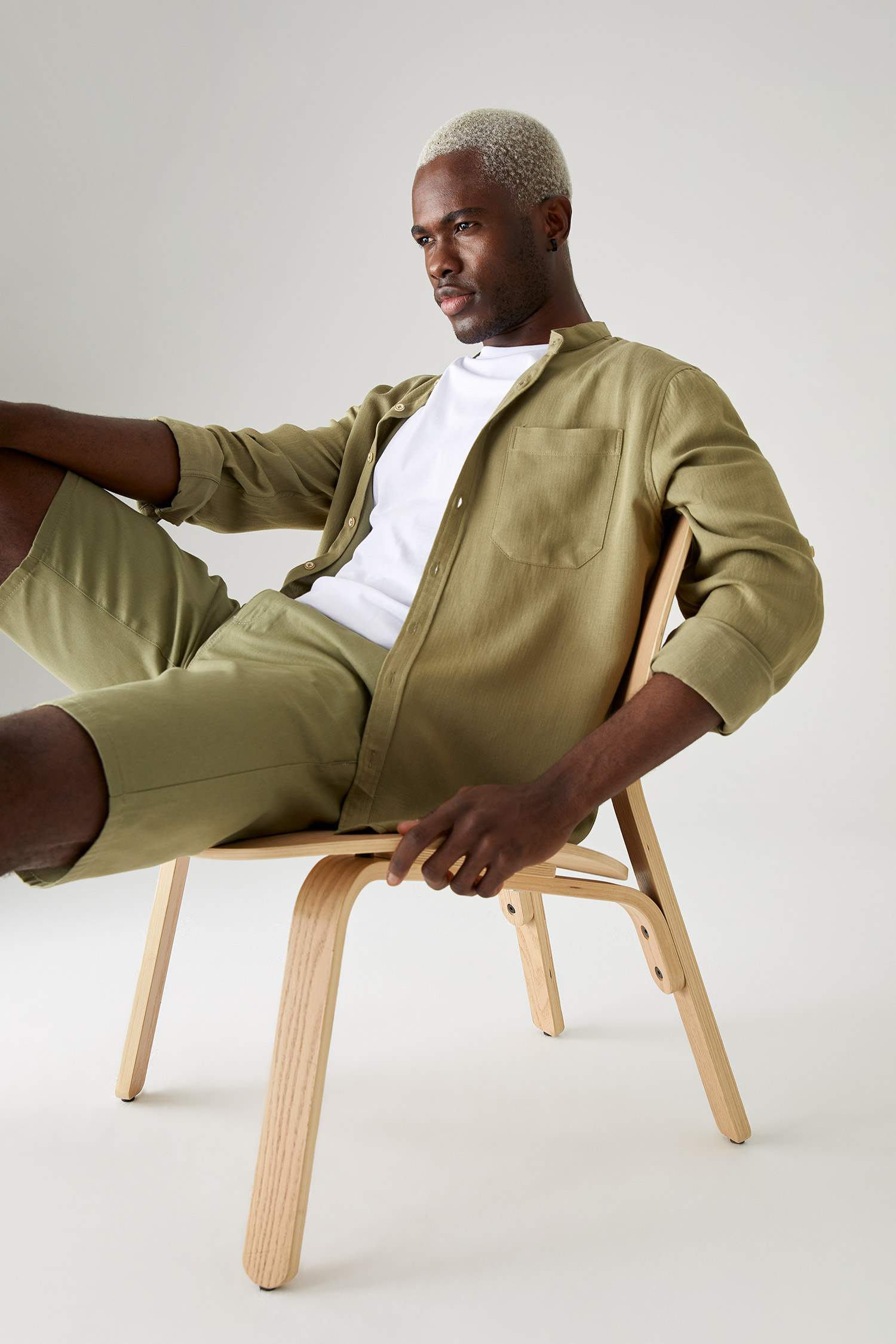 Modern Fit Hakim Yaka Uzun Kollu Keten Gömlek