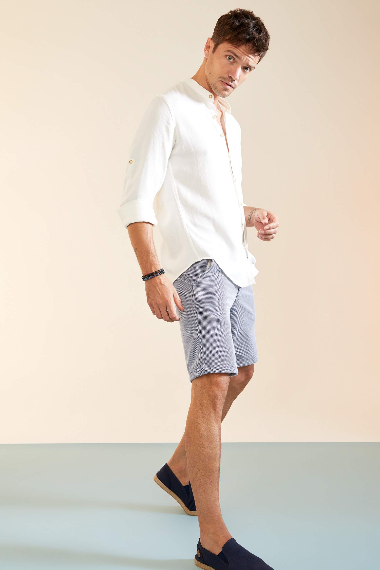 Modern Fit Hakim Yaka Uzun Kollu Keten Gömlek