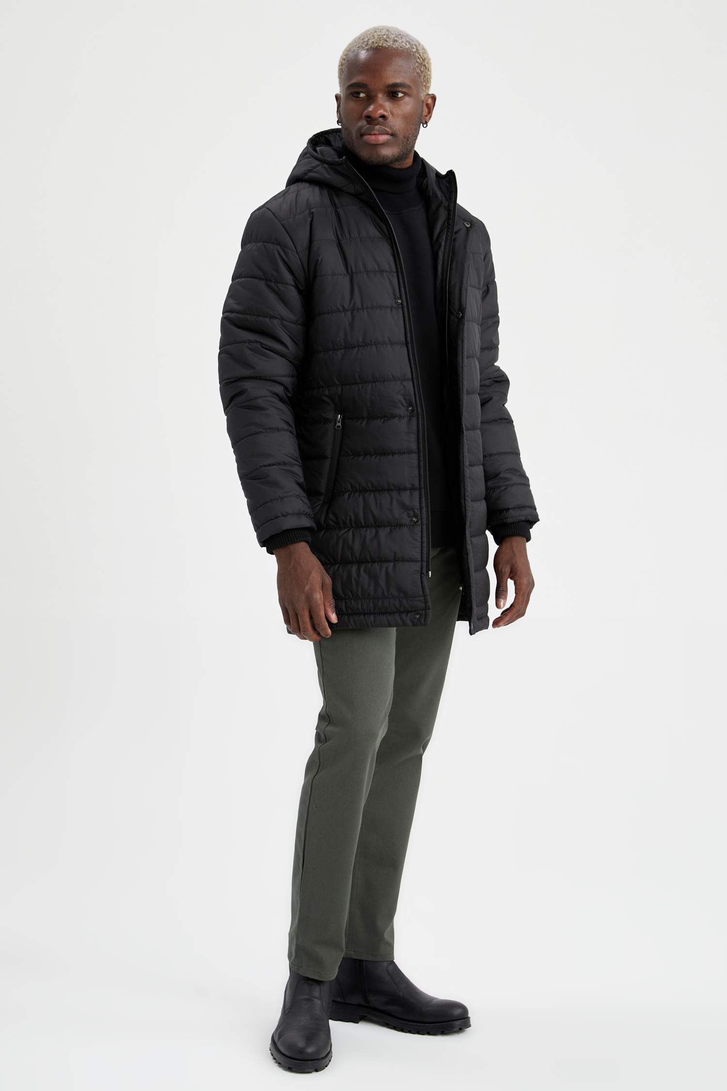 Regular Fit Kapüşonlu Kalın Şişme Mont