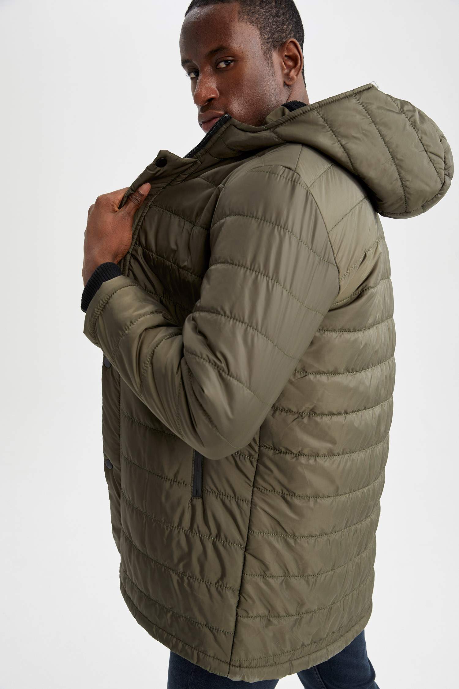 Regular Fit Kapüşonlu Isı Yalıtımlı Warmtech Polar Astarlı Kalın Şişme Mont