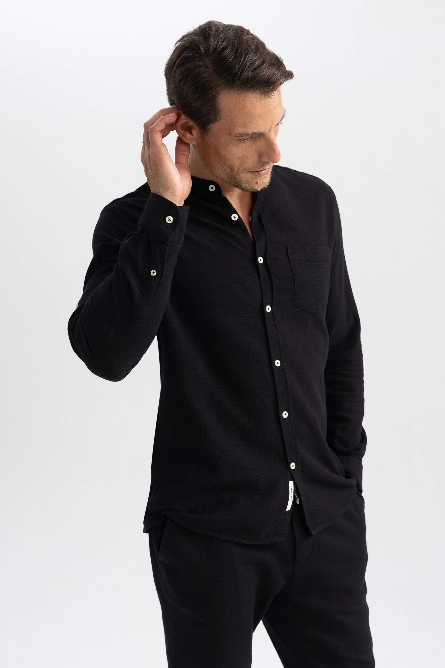 Black MAN Regular Fit Long Sleeve Shirt 2827566 DeFacto