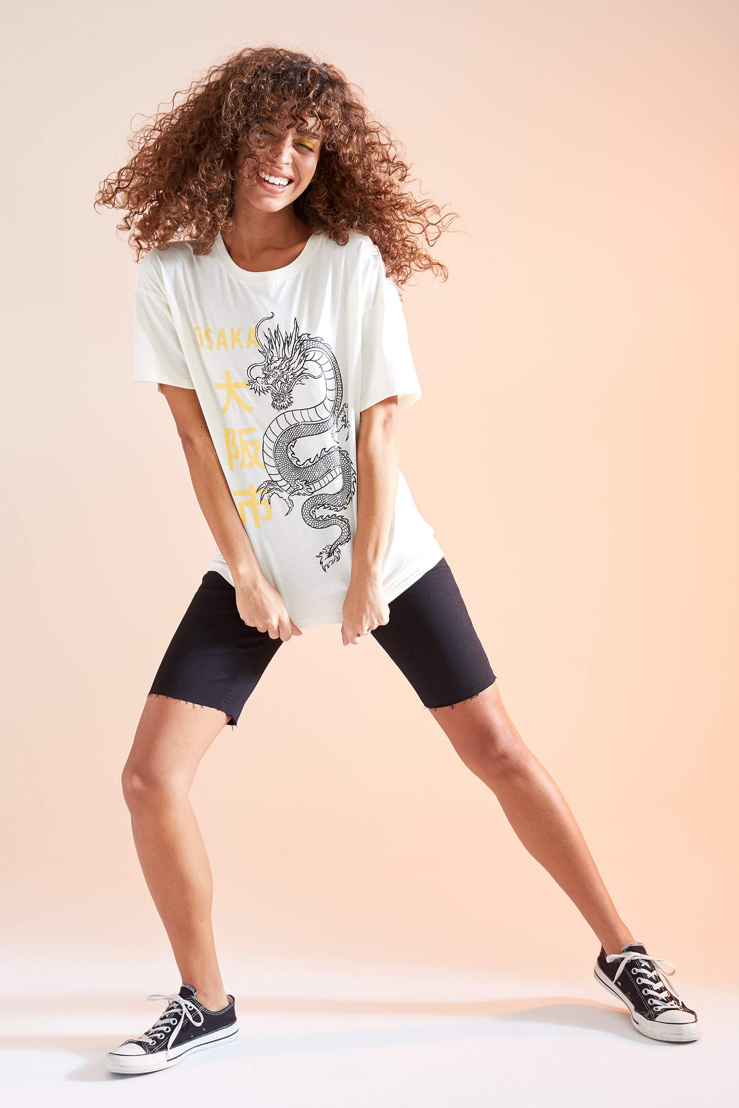 Paçası Yırtık Detaylı Skinny Fit Bermuda Şort