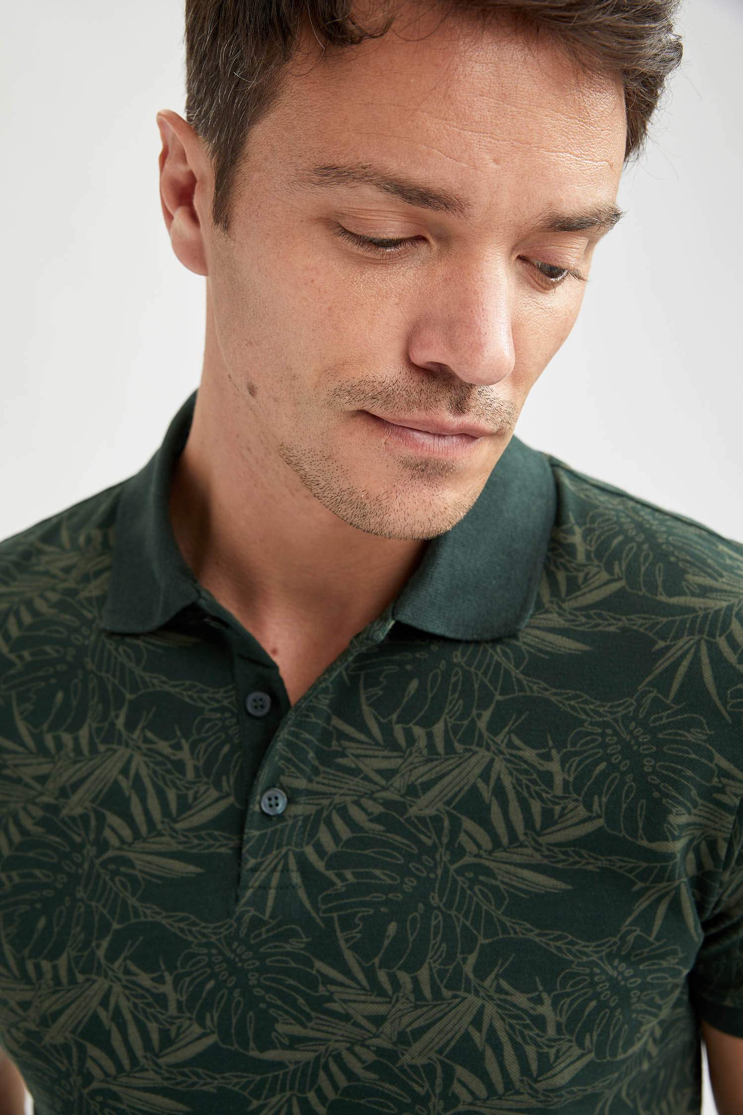 Slim Fit Polo Yaka Floral Desenli Kısa Kollu Tişört