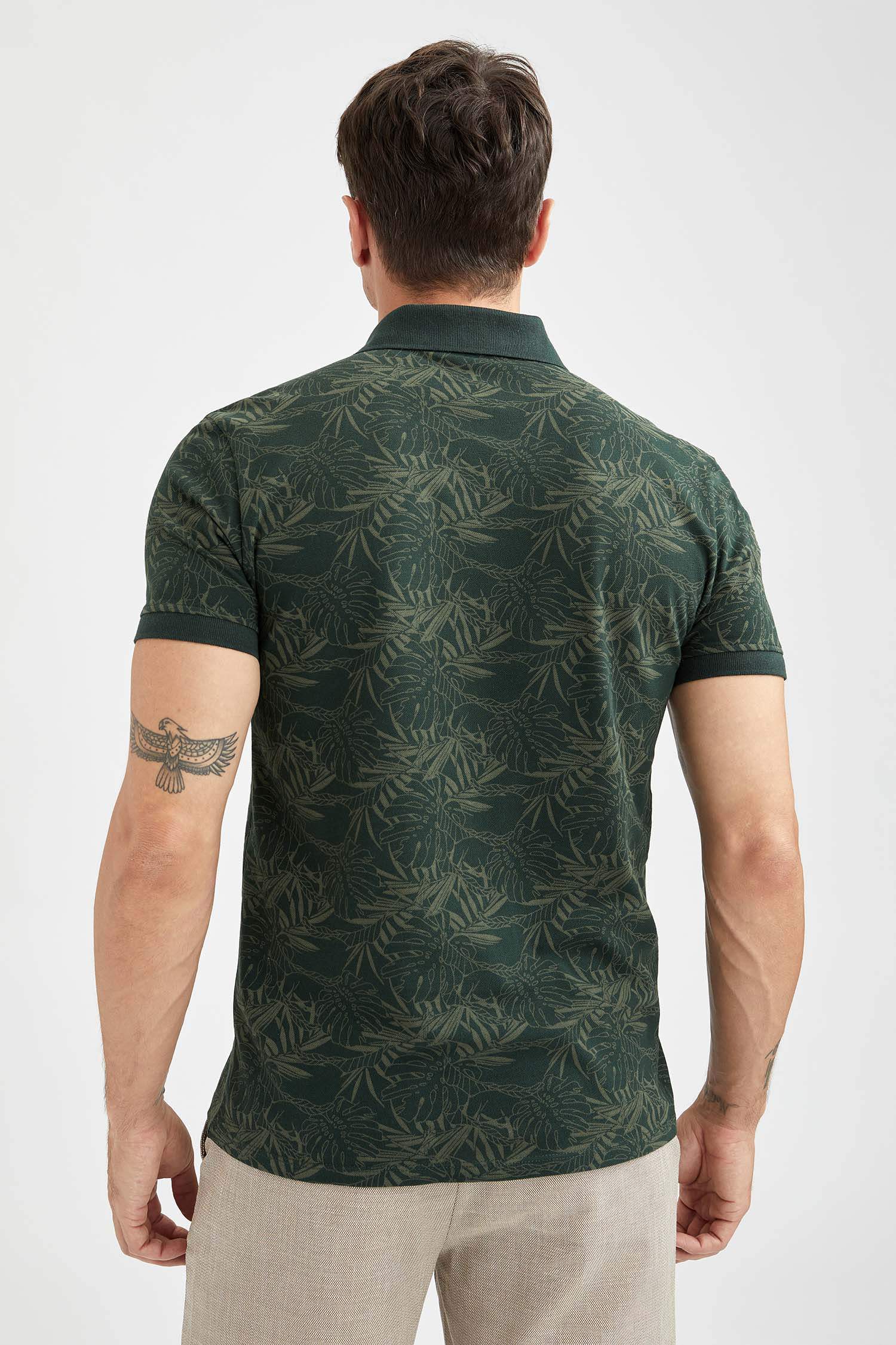 Slim Fit Polo Yaka Floral Desenli Kısa Kollu Tişört