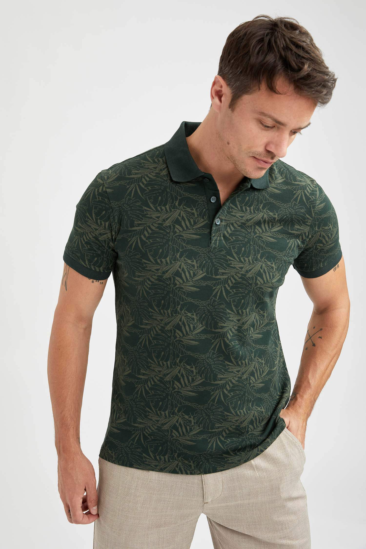 Slim Fit Polo Yaka Floral Desenli Kısa Kollu Tişört