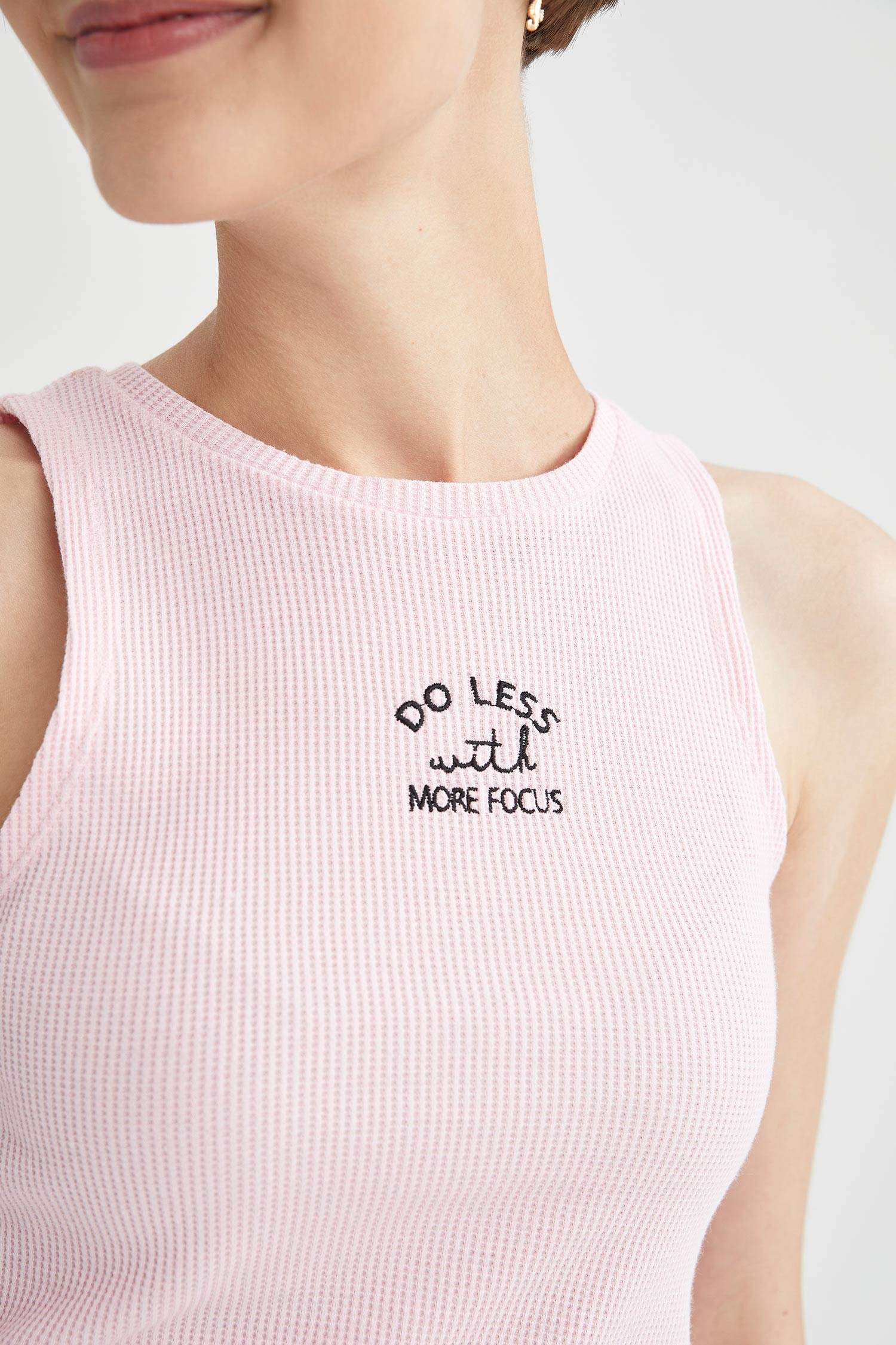 Coool Halter Yaka Yazı İşlemeli Waffle Crop Atlet
