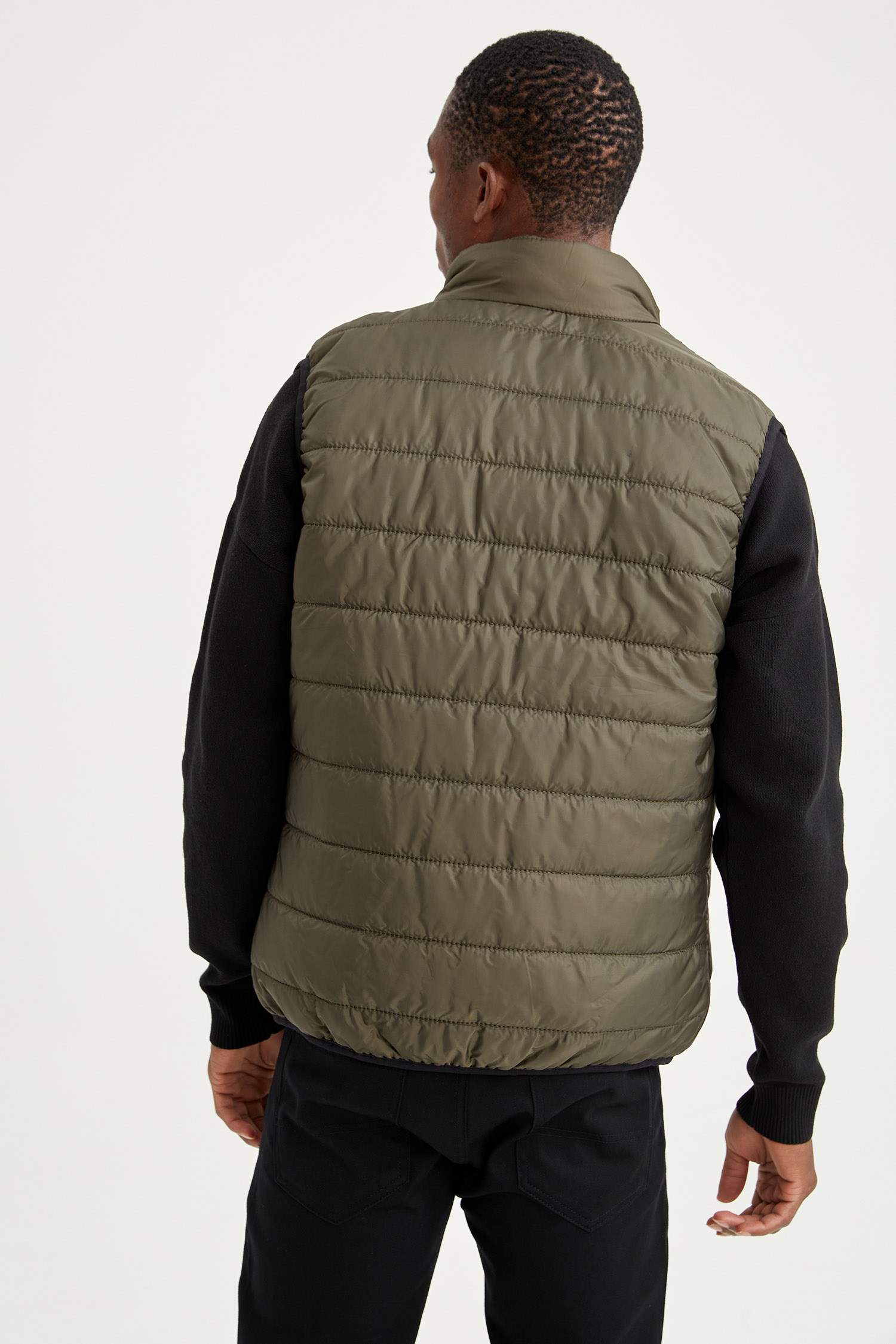 Slim Fit Dik Yaka Fermuarlı Yelek
