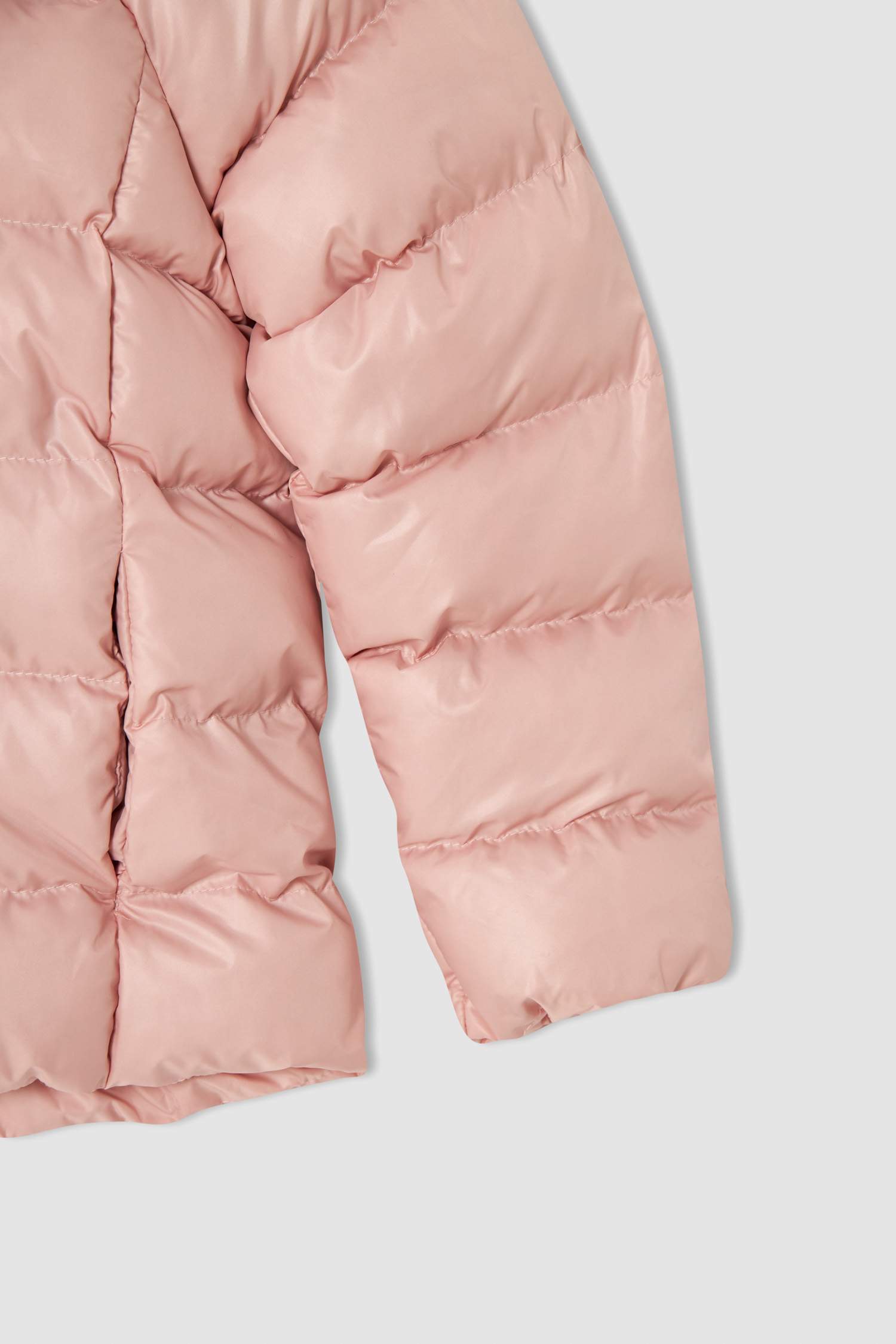 Kız Çocuk Regular Fit Kapüşonlu Astar Polarlı Şişme Mont