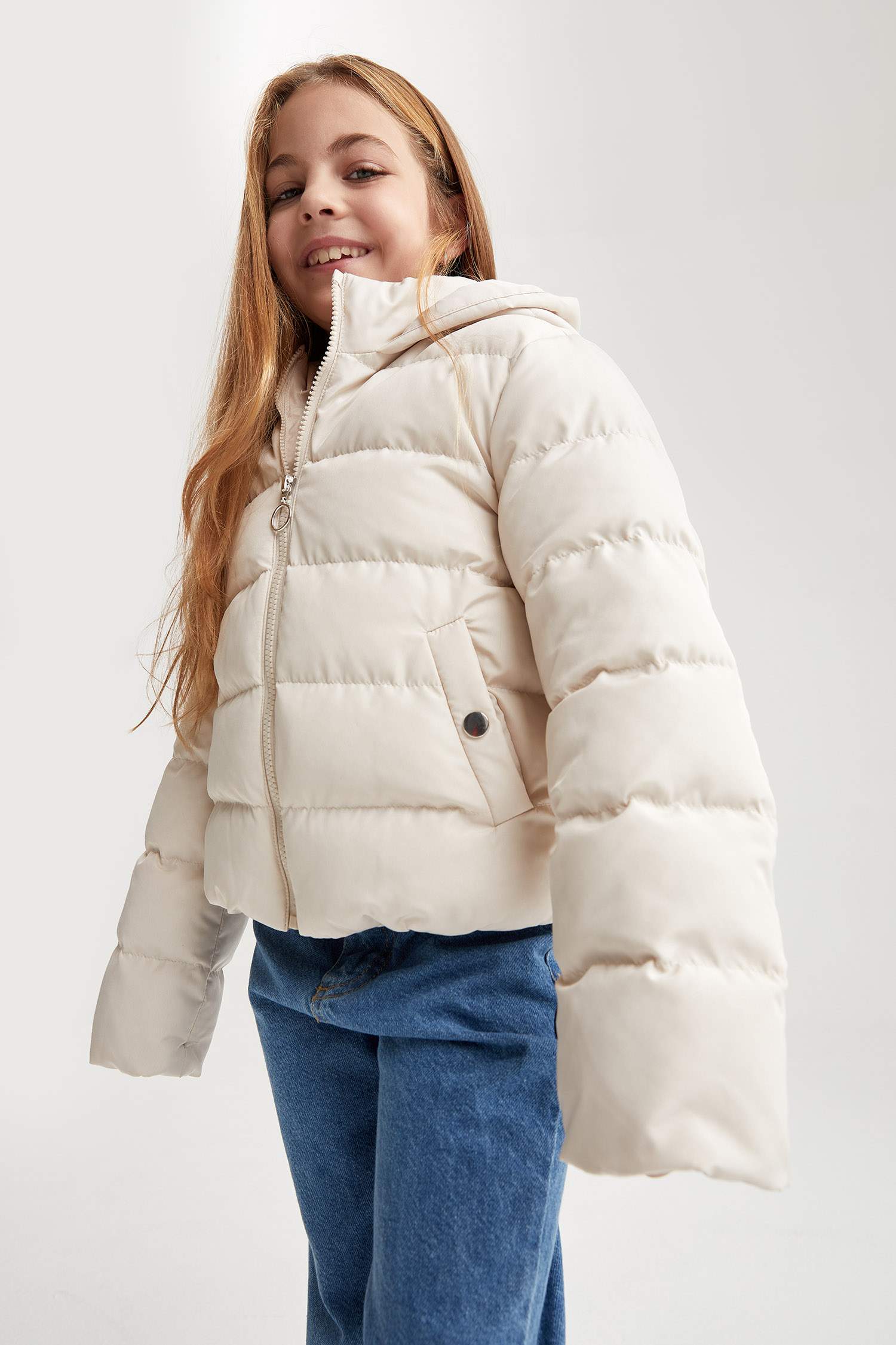 Kız Çocuk Oversize Kapüşonlu Astarlı Şişme Mont