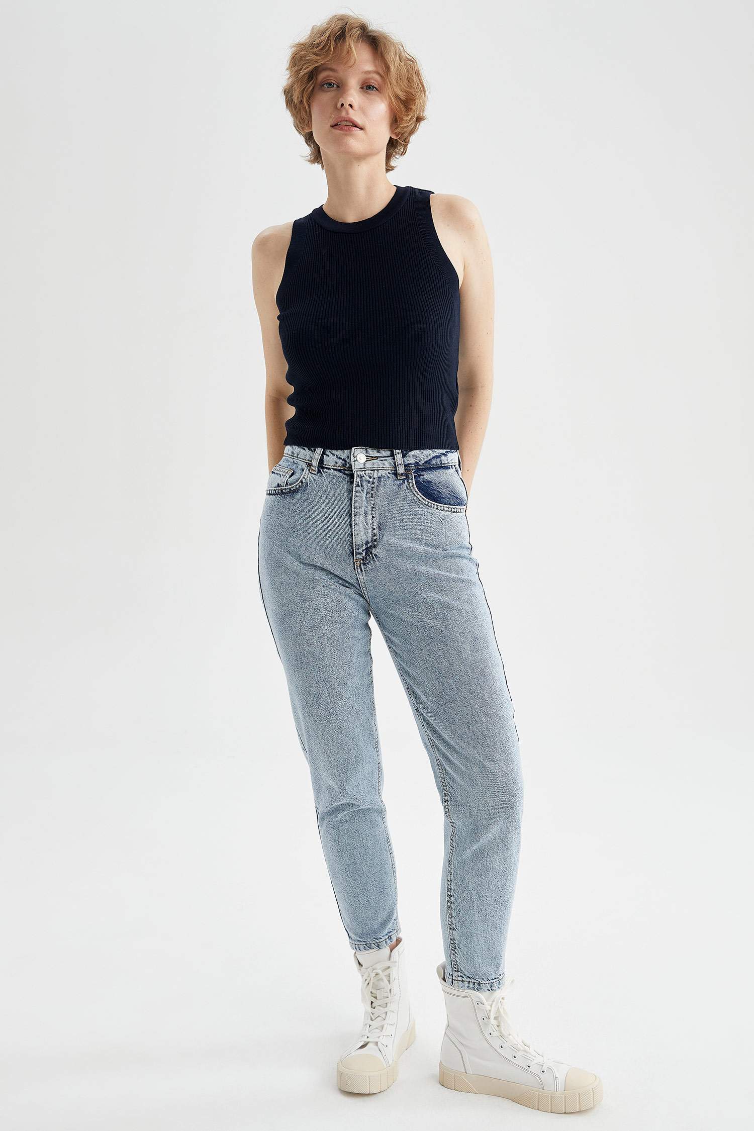Halter Yaka Pamuklu Crop Top