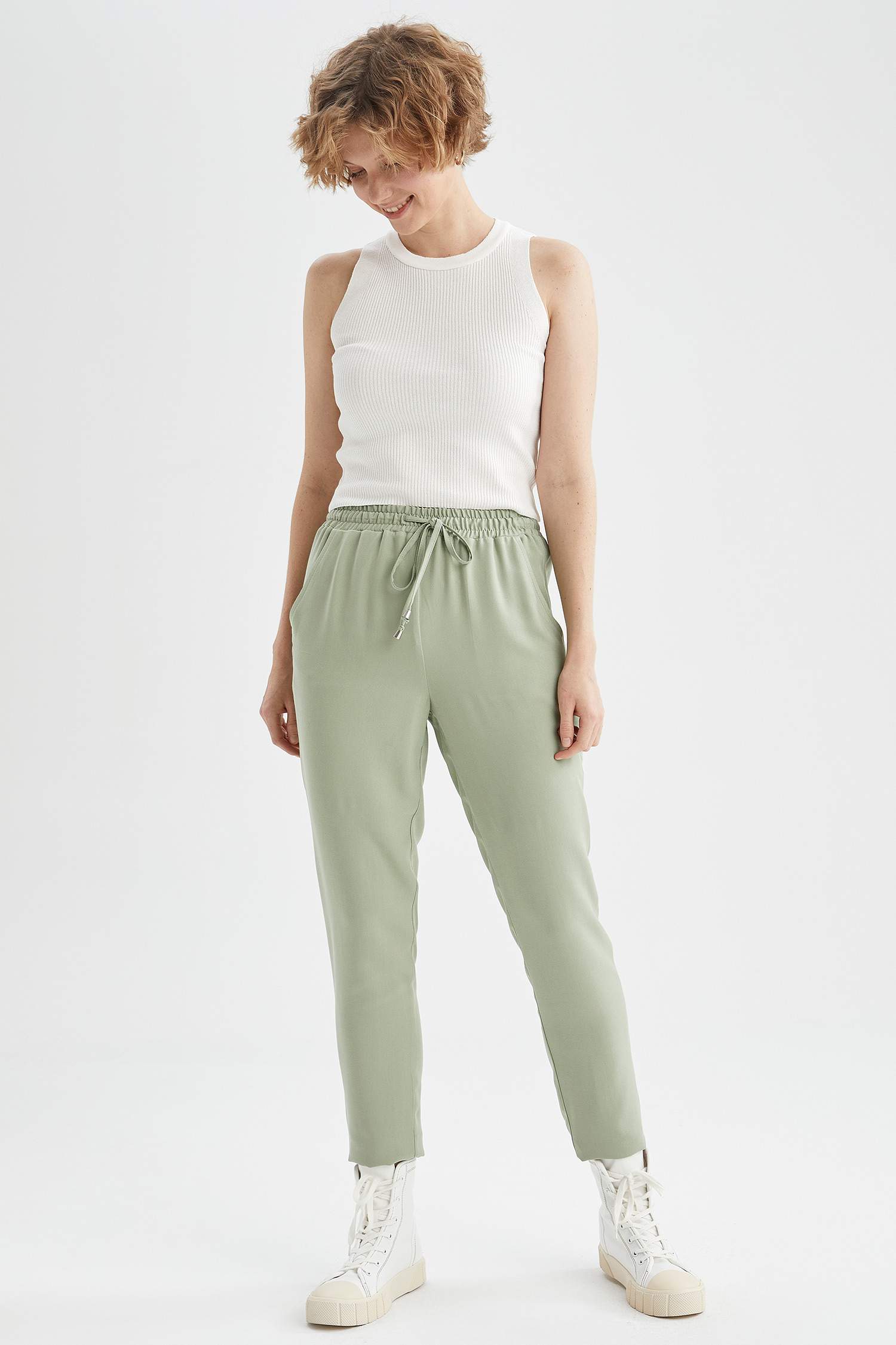Halter Yaka Pamuklu Crop Top