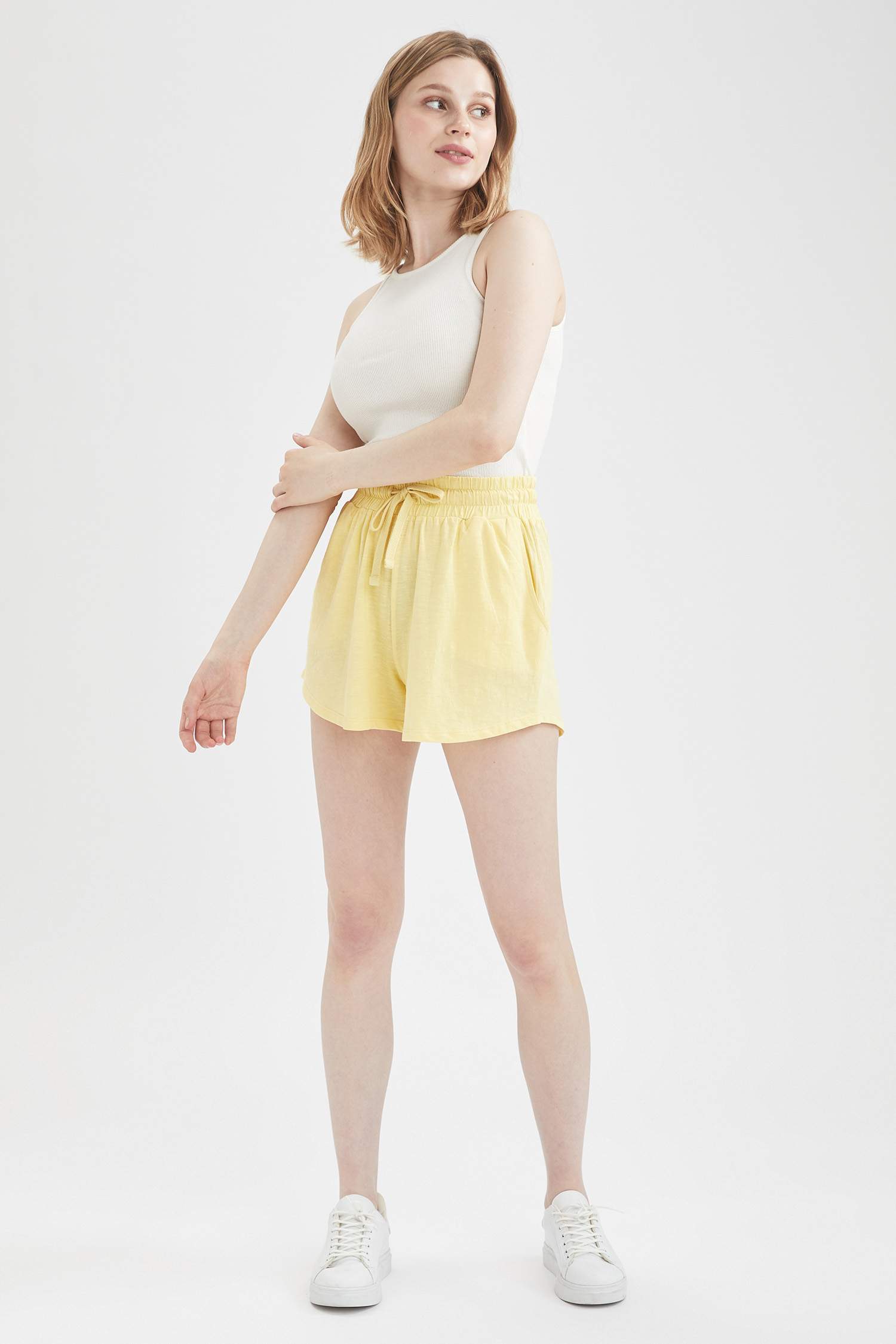 Regular Fit Esnek Belli Mini Bermuda Şort
