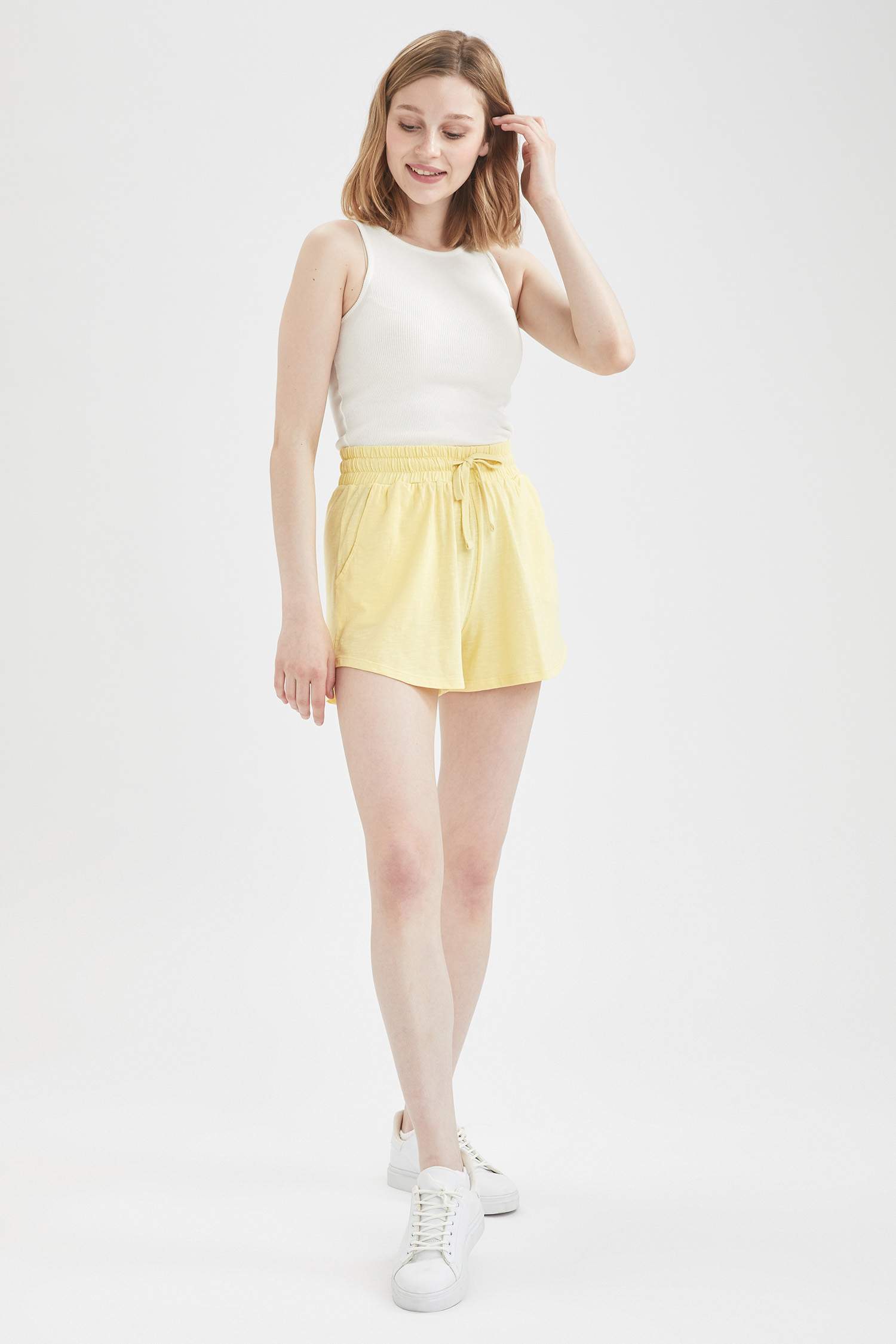 Regular Fit Esnek Belli Mini Bermuda Şort