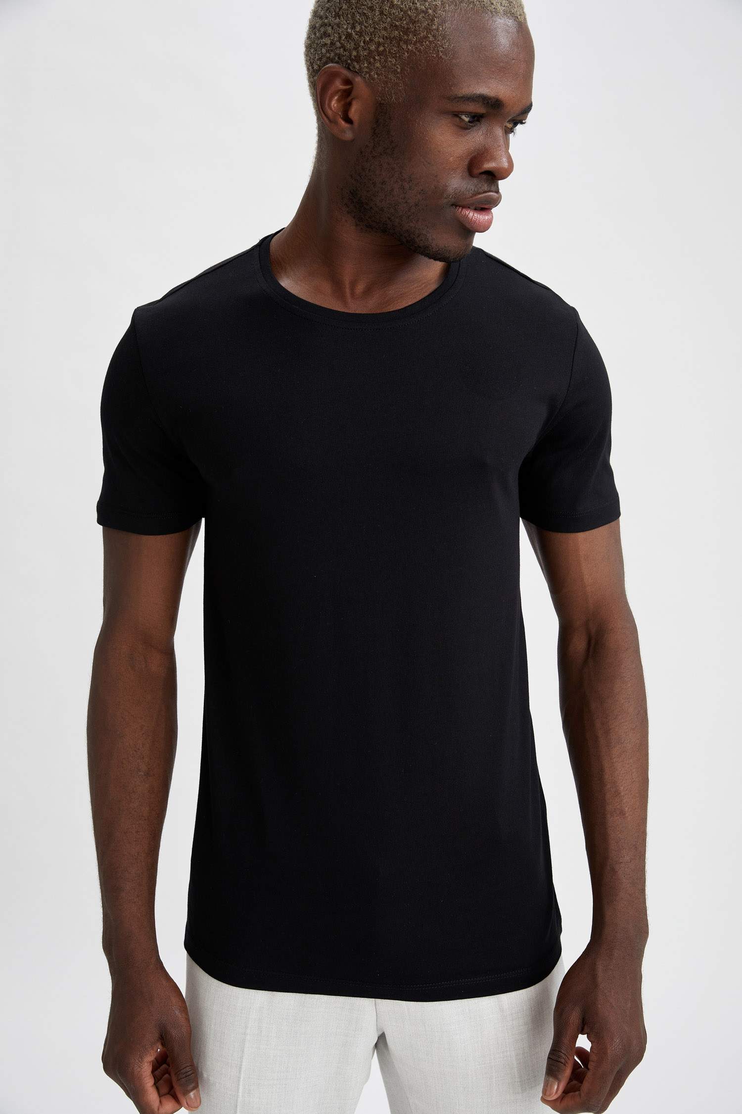 Slim Fit Bisiklet Yaka Premium Kalite 2'li Kısa Kollu Tişört Seti