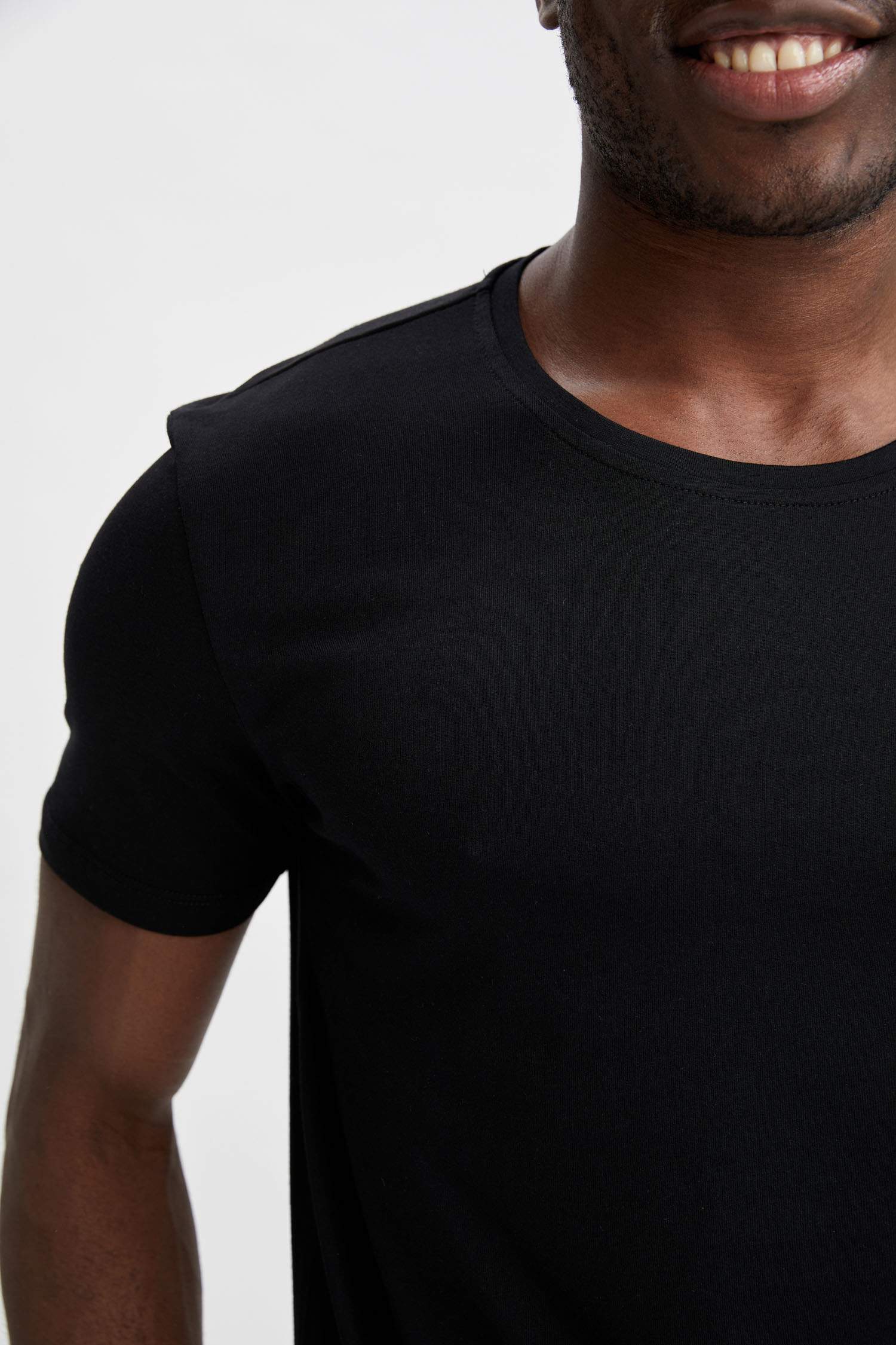 Slim Fit Bisiklet Yaka Premium Kalite 2'li Kısa Kollu Tişört Seti