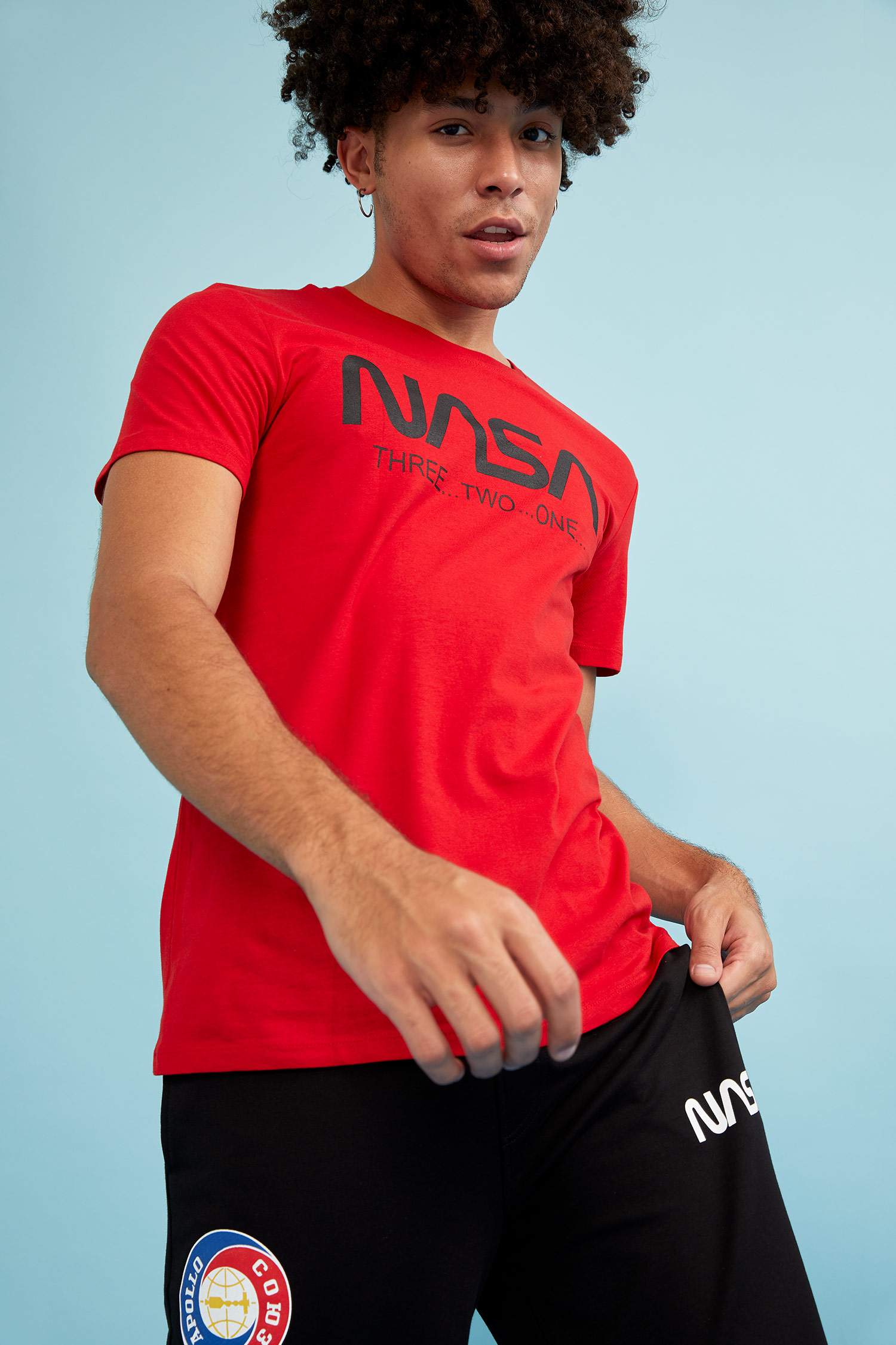 NASA Lisanslı Slim Fit Bisiklet Yaka Baskılı Kısa Kollu Tişört