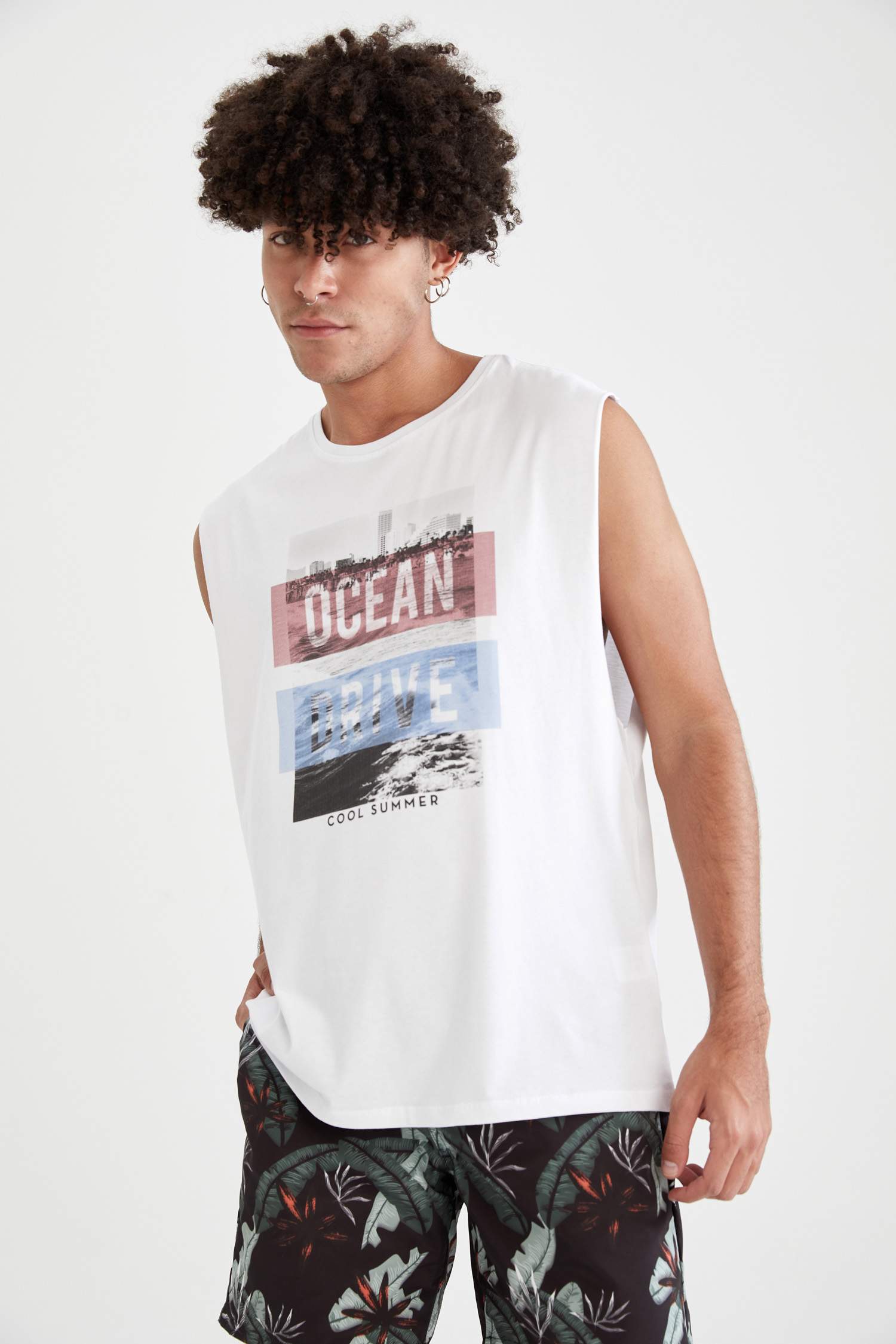 Regular Fit Slogan Baskılı Kolsuz Tişört