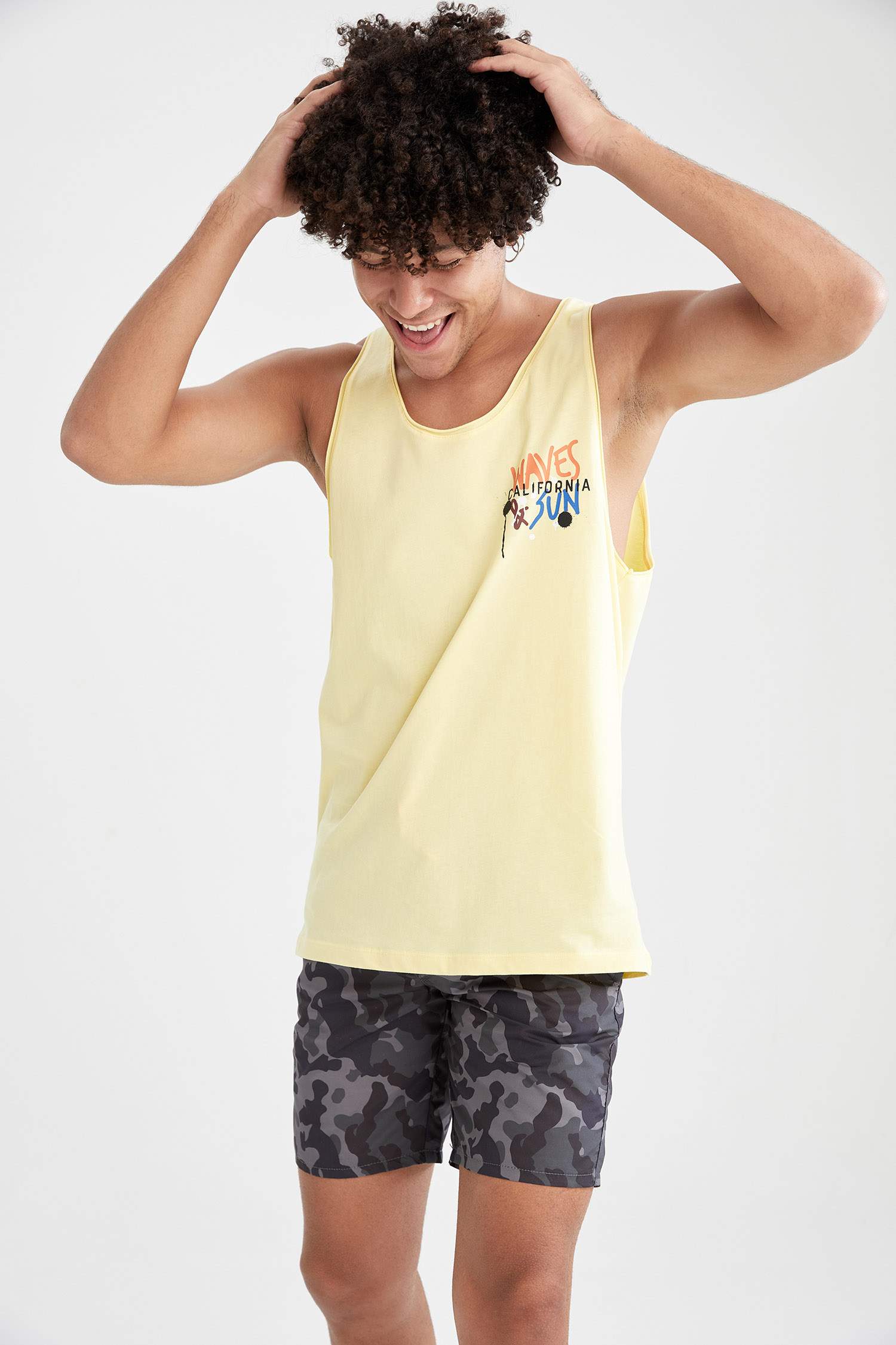 Slim Fit Baskılı Kolsuz Atlet