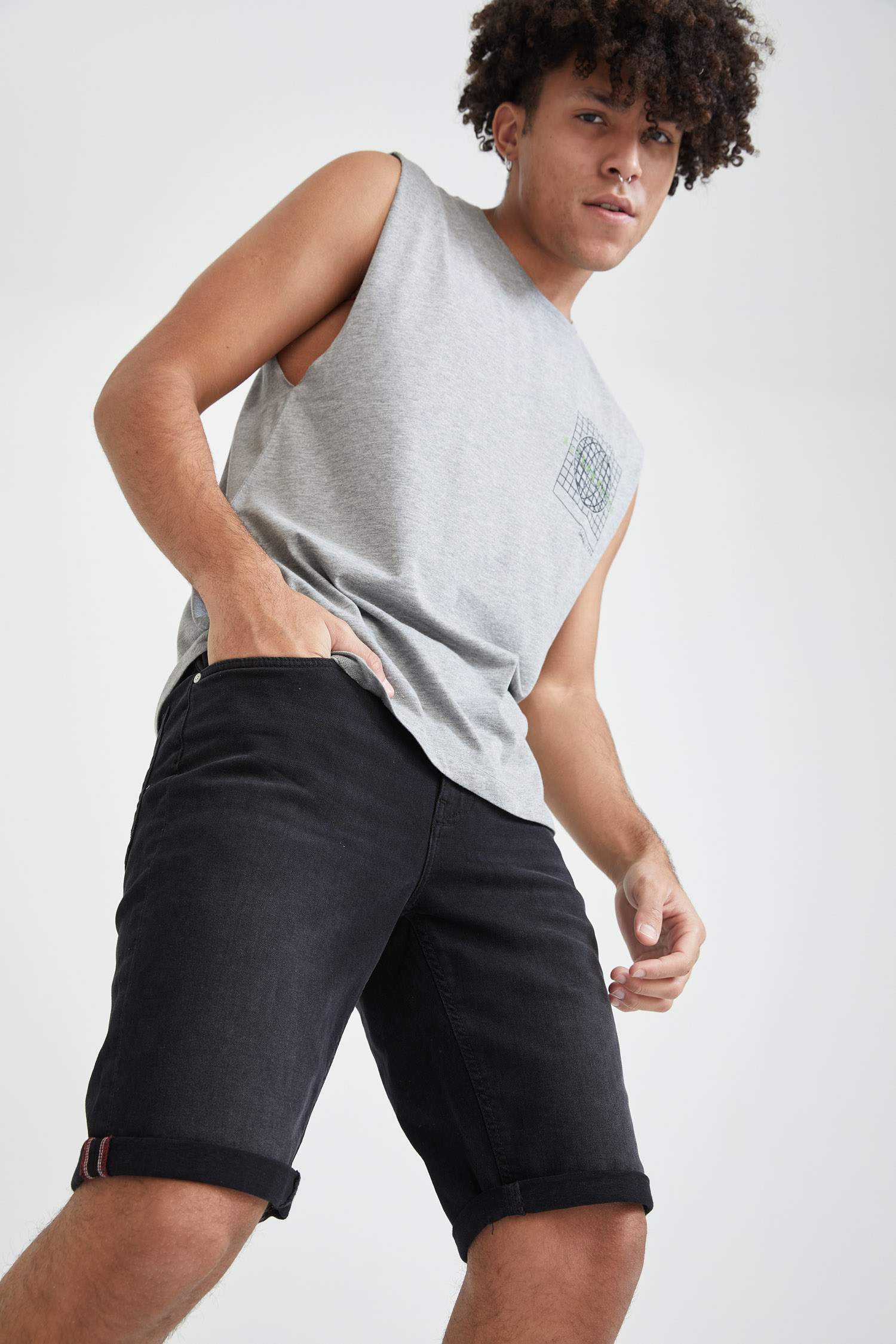 Oversize Fit Baskılı Kolsuz Tişört