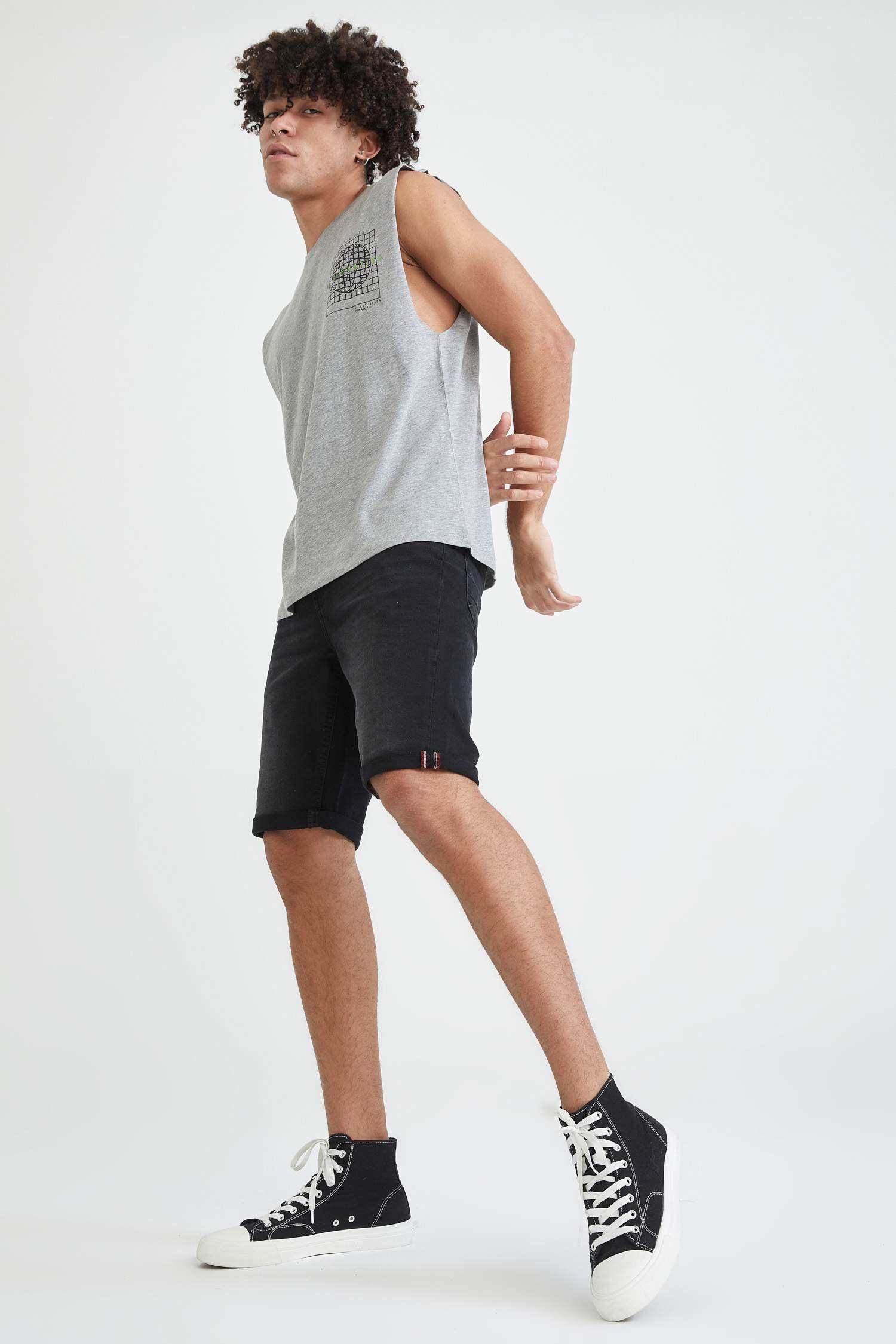 Oversize Fit Baskılı Kolsuz Tişört