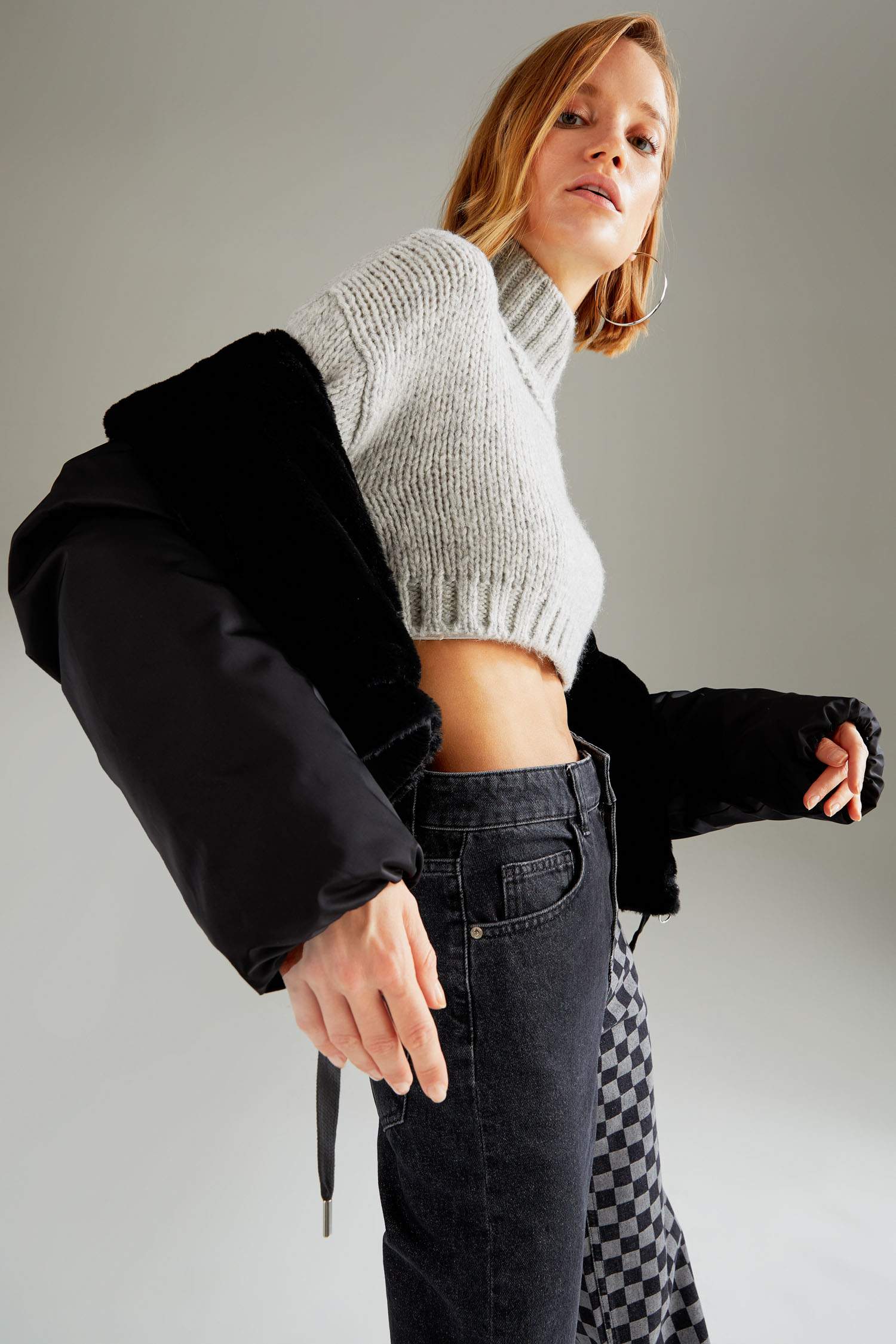 Relax Fit Kapüşonlu İçi Suni Kürklü Mont