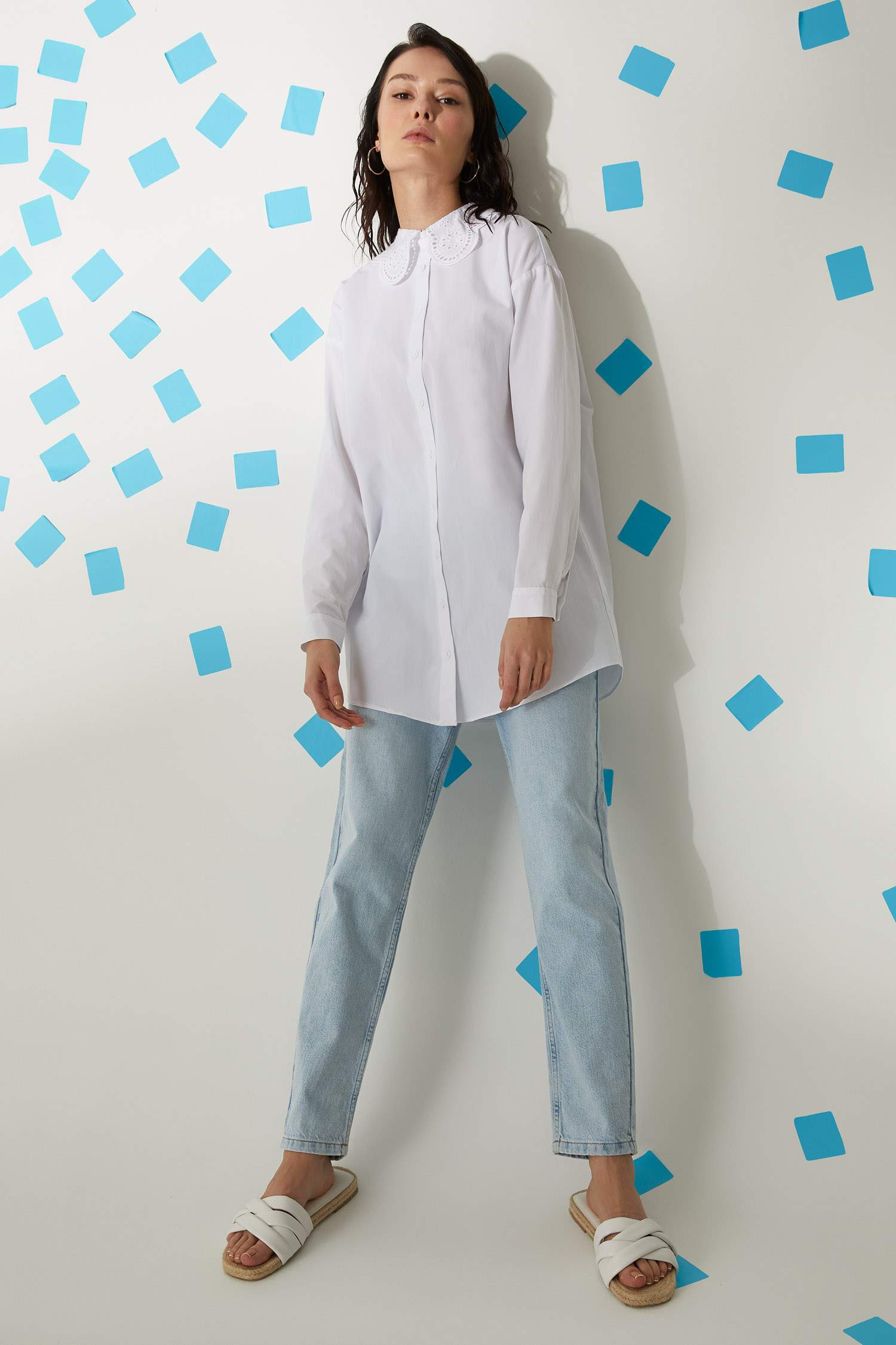Güpür Yaka Detaylı Oversize Fit Gömlek Tunik