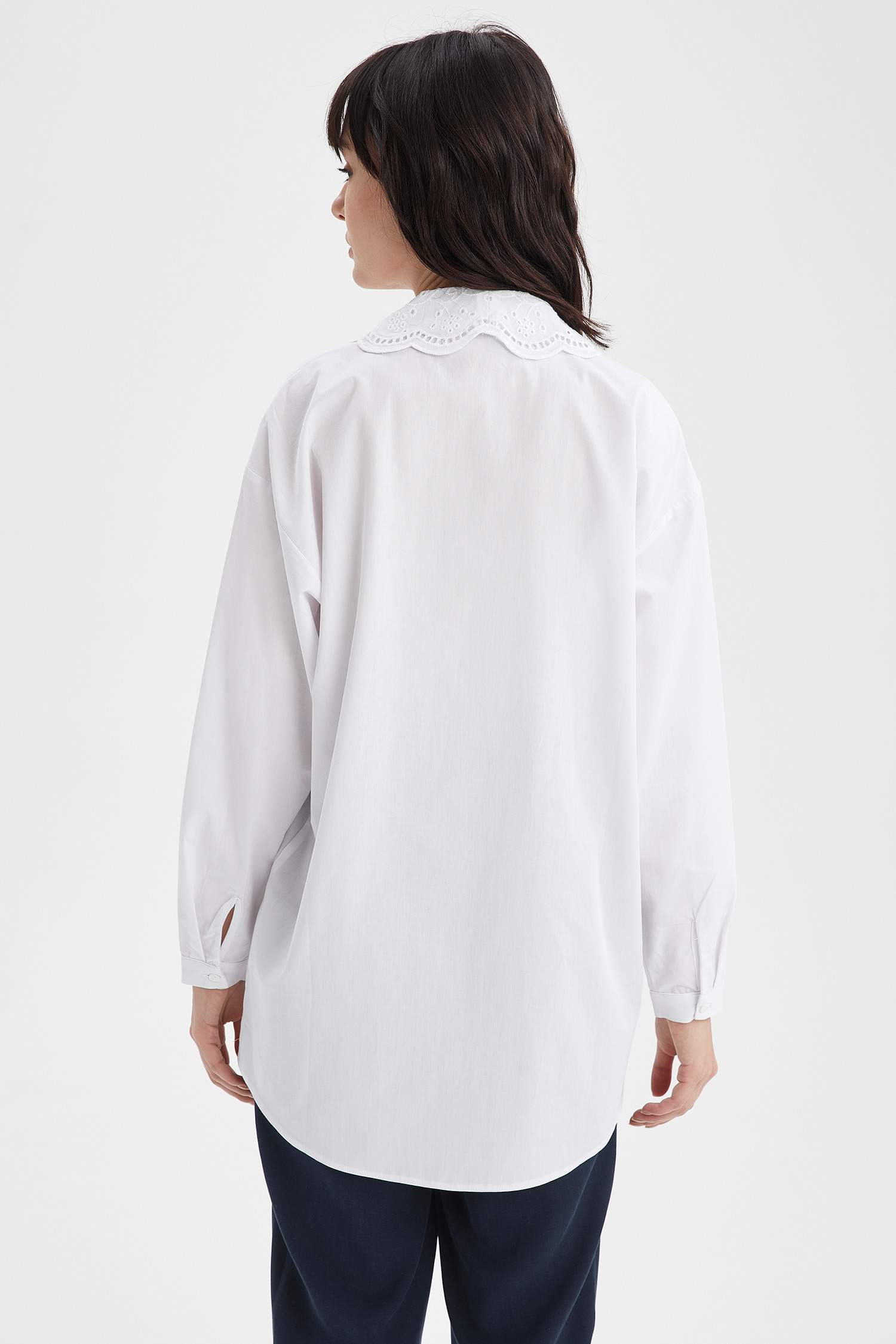 Güpür Yaka Detaylı Oversize Fit Gömlek Tunik