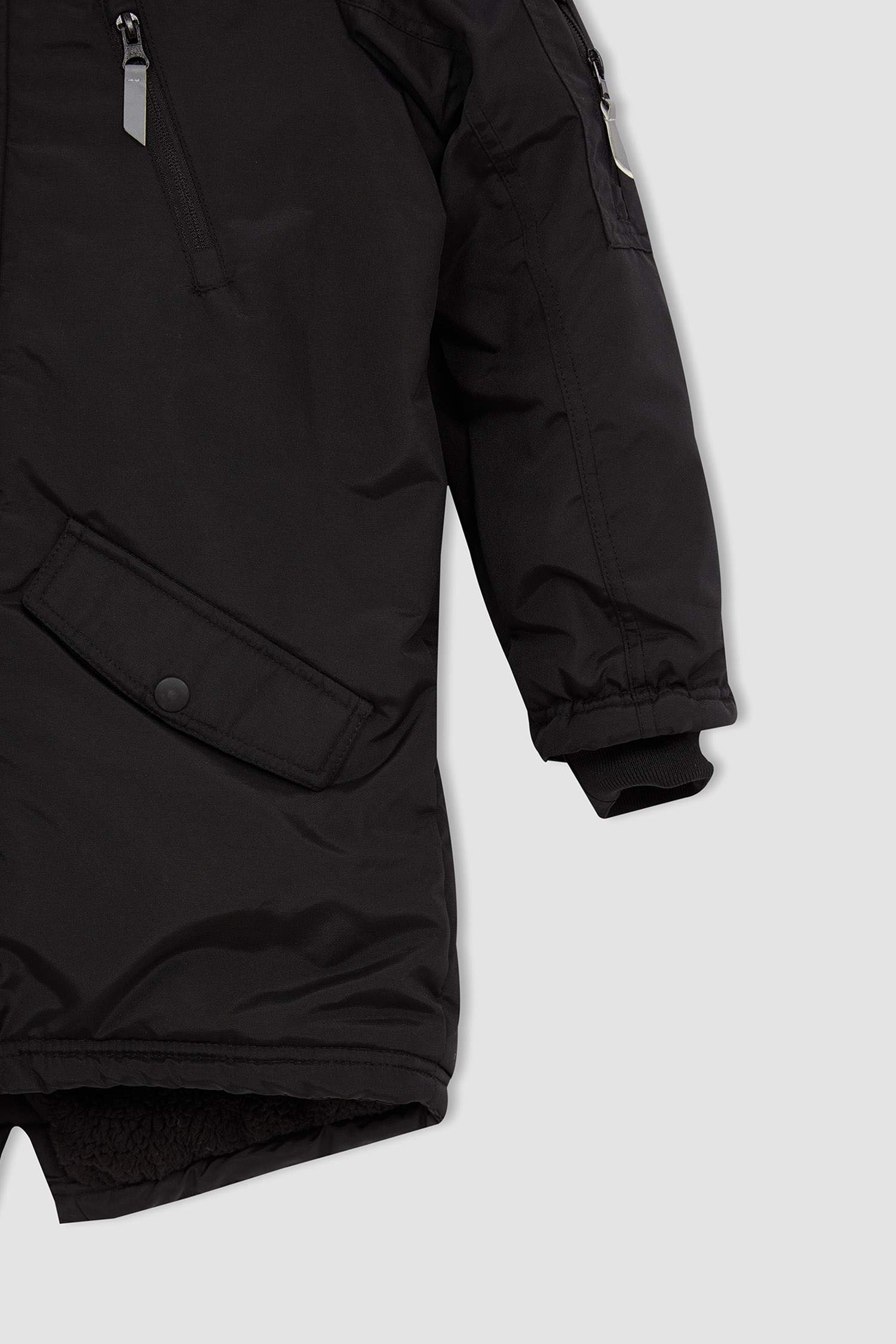 Erkek Çocuk Kapüşonlu İçi Peluş Astarlı Reflektörlü Parka