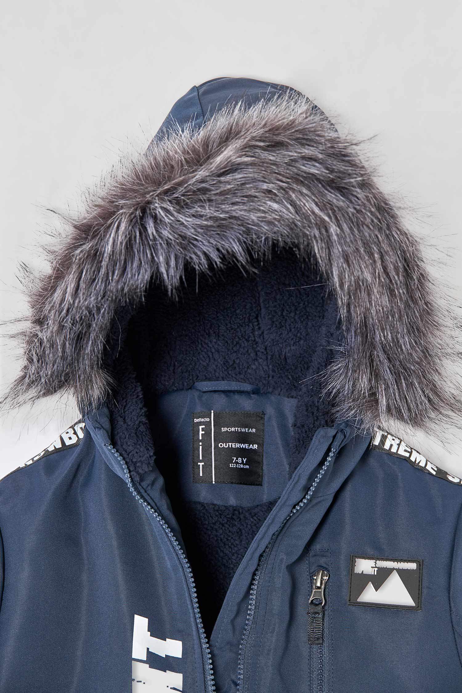 Erkek Çocuk Regular Fit Yazı Baskılı Çıkarılabilir Peluş Astarlı Kapüşonlu Parka