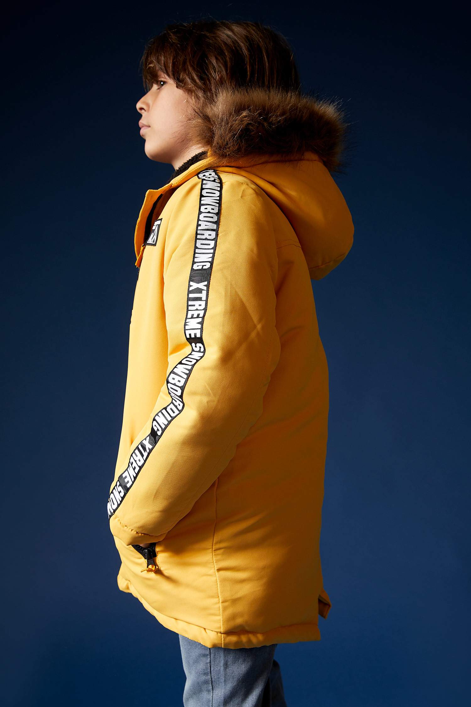 Erkek Çocuk Regular Fit Yazı Baskılı Çıkarılabilir Peluş Astarlı Kapüşonlu Parka