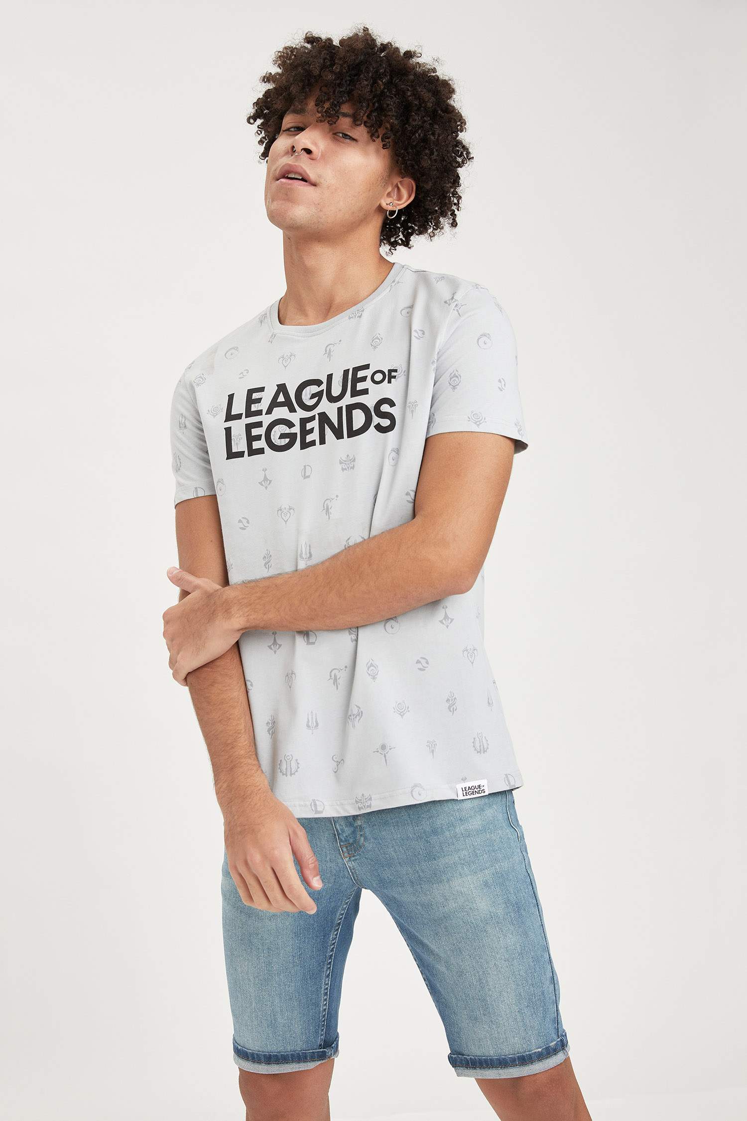 Slim Fit League of Legends Lisanslı Logo Baskılı Kısa Kollu Tişört