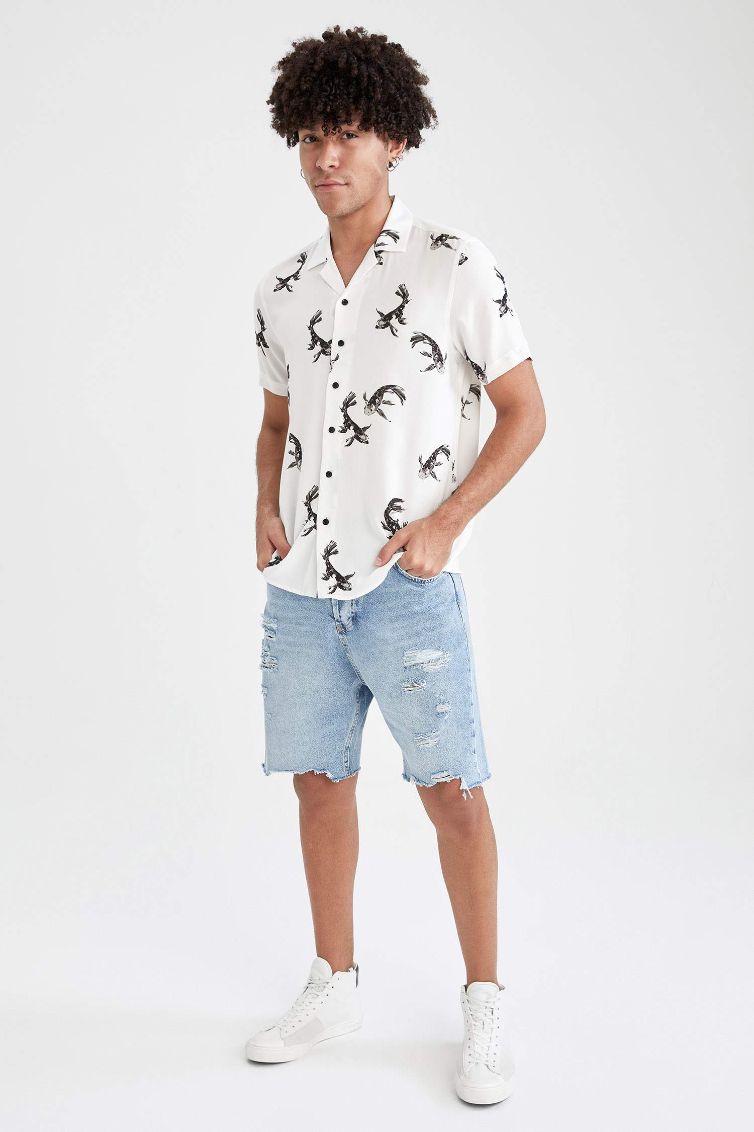 Regular Fit Desenli Kısa Kollu Gömlek
