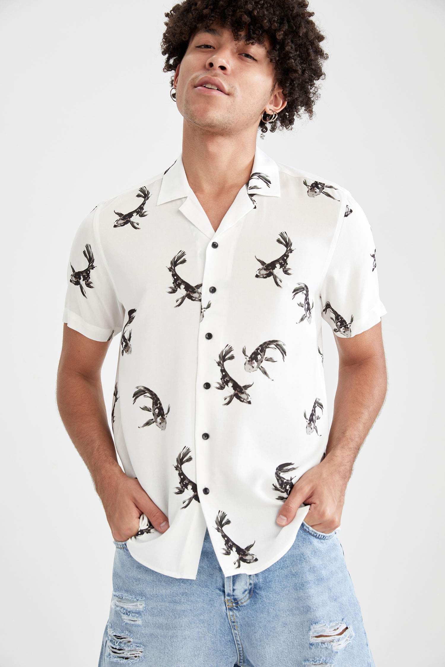 Regular Fit Desenli Kısa Kollu Gömlek