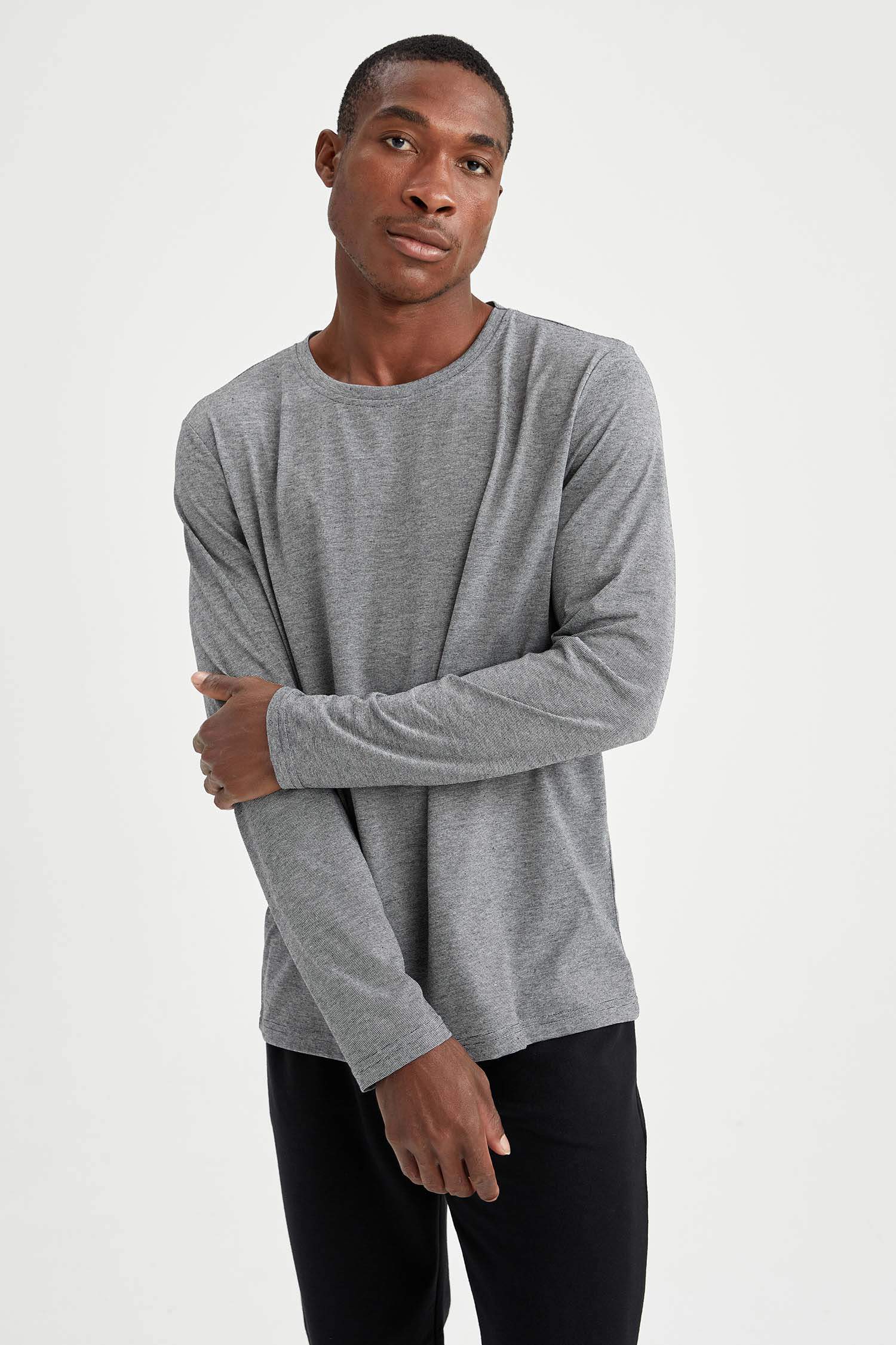 Regular Fit Bisiklet Yaka Basic Uzun Kollu Tişört