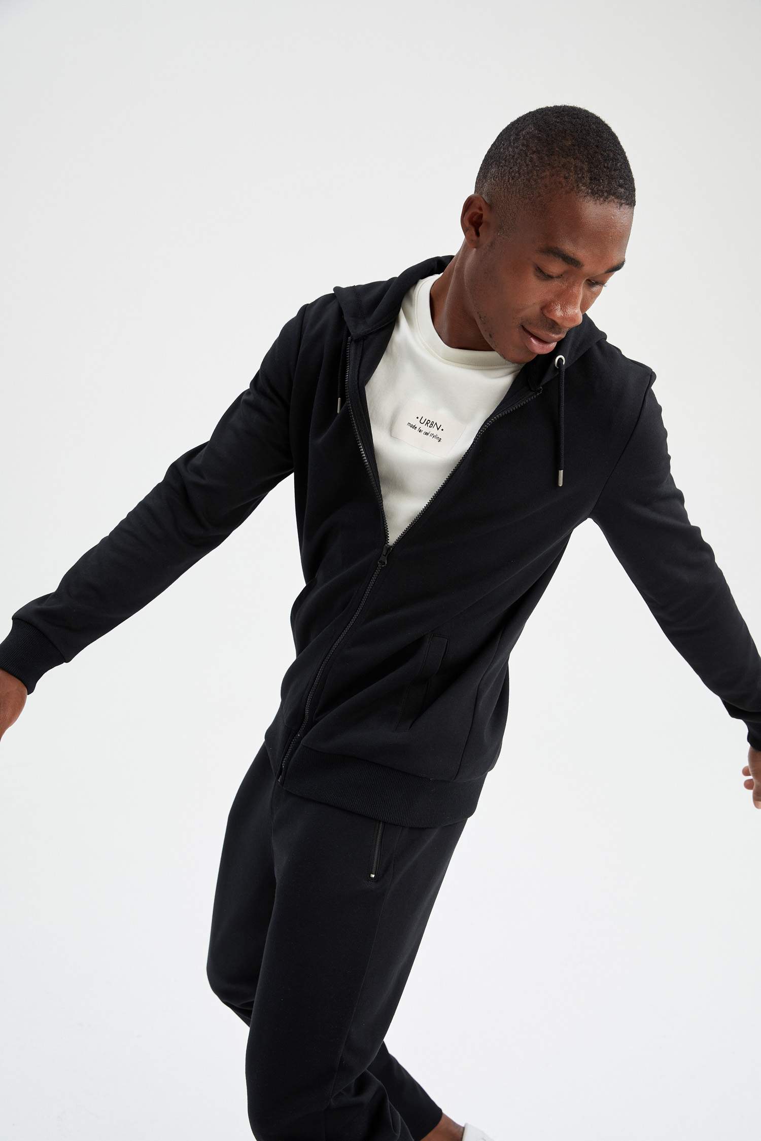 Regular Fit Kapüşonlu Fermuarlı Sweatshirt