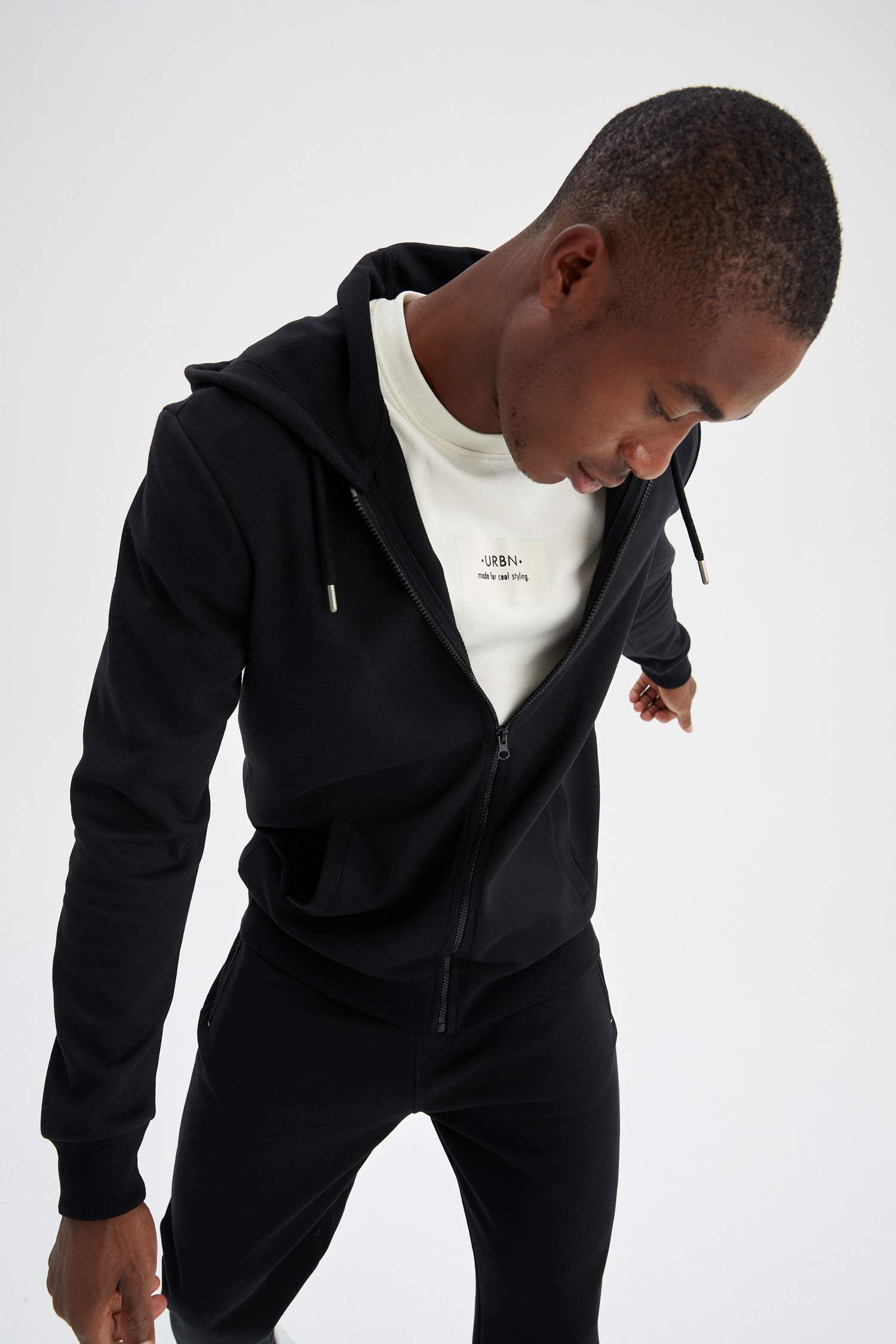 Regular Fit Kapüşonlu Fermuarlı Sweatshirt