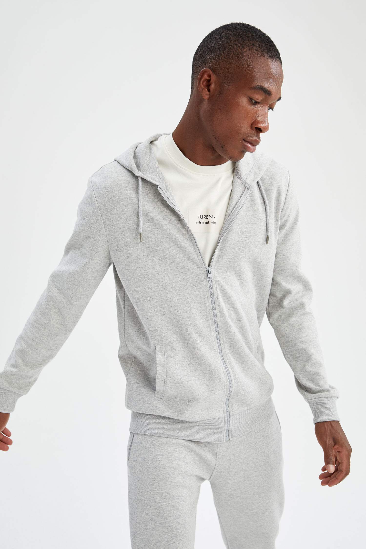 Regular Fit Kapüşonlu Fermuarlı Sweatshirt
