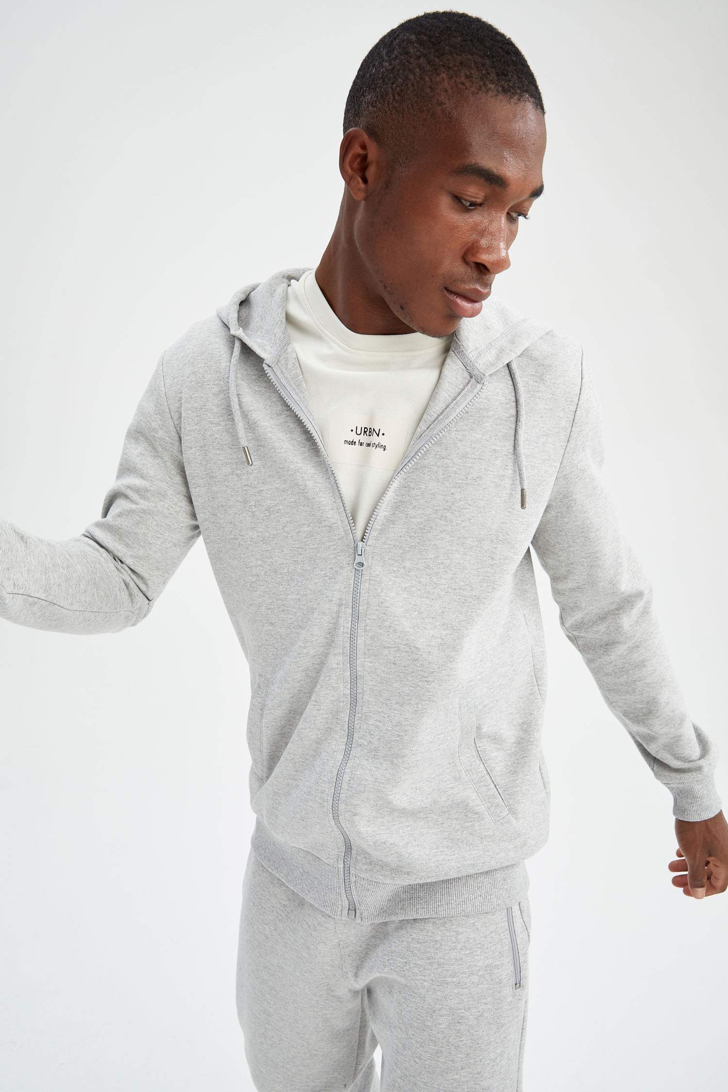 Regular Fit Kapüşonlu Fermuarlı Sweatshirt