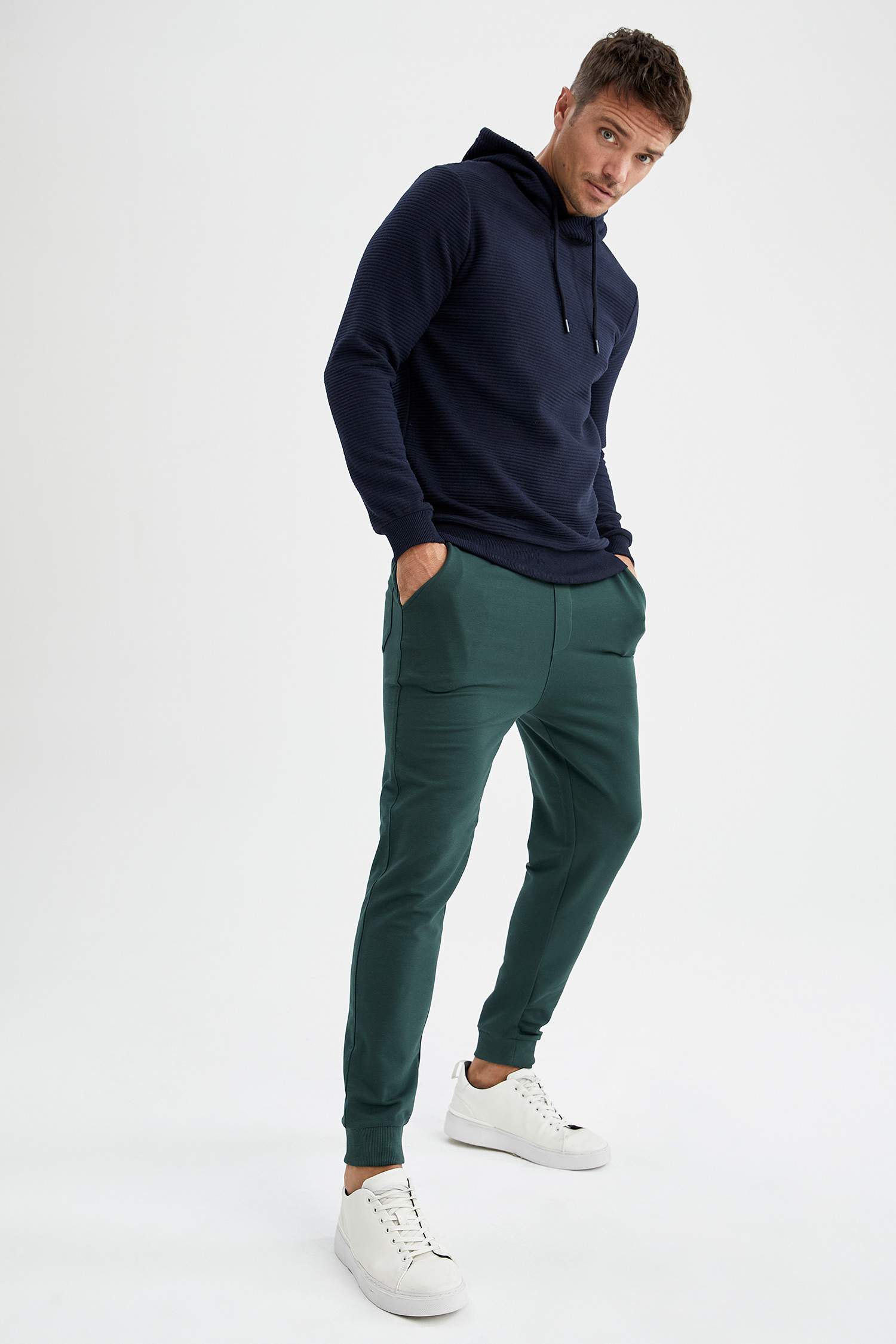 Regular Fit Kapüşonlu Basic Sweatshirt