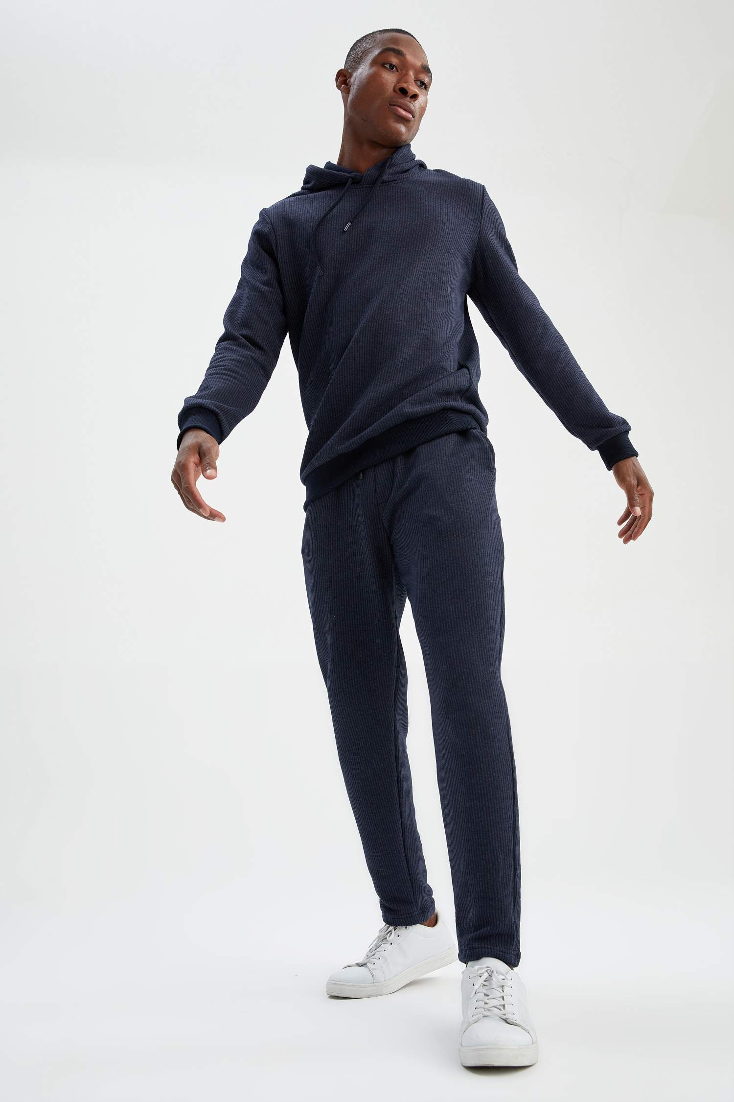 Regular Fit Kapüşonlu Uzun Kollu Sweatshirt
