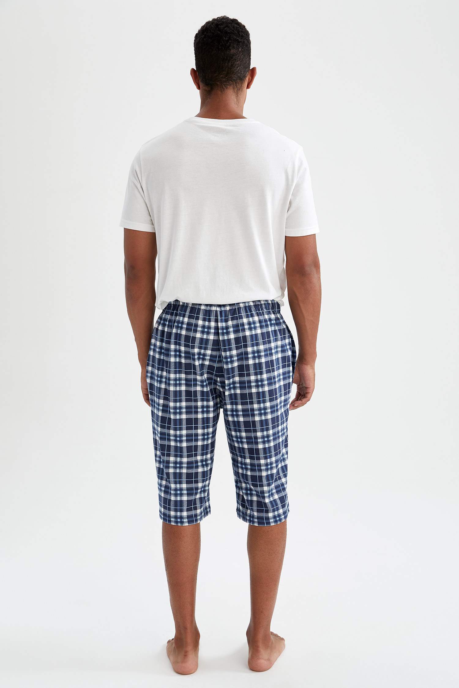 Regular Fit Kare Desenli Şort